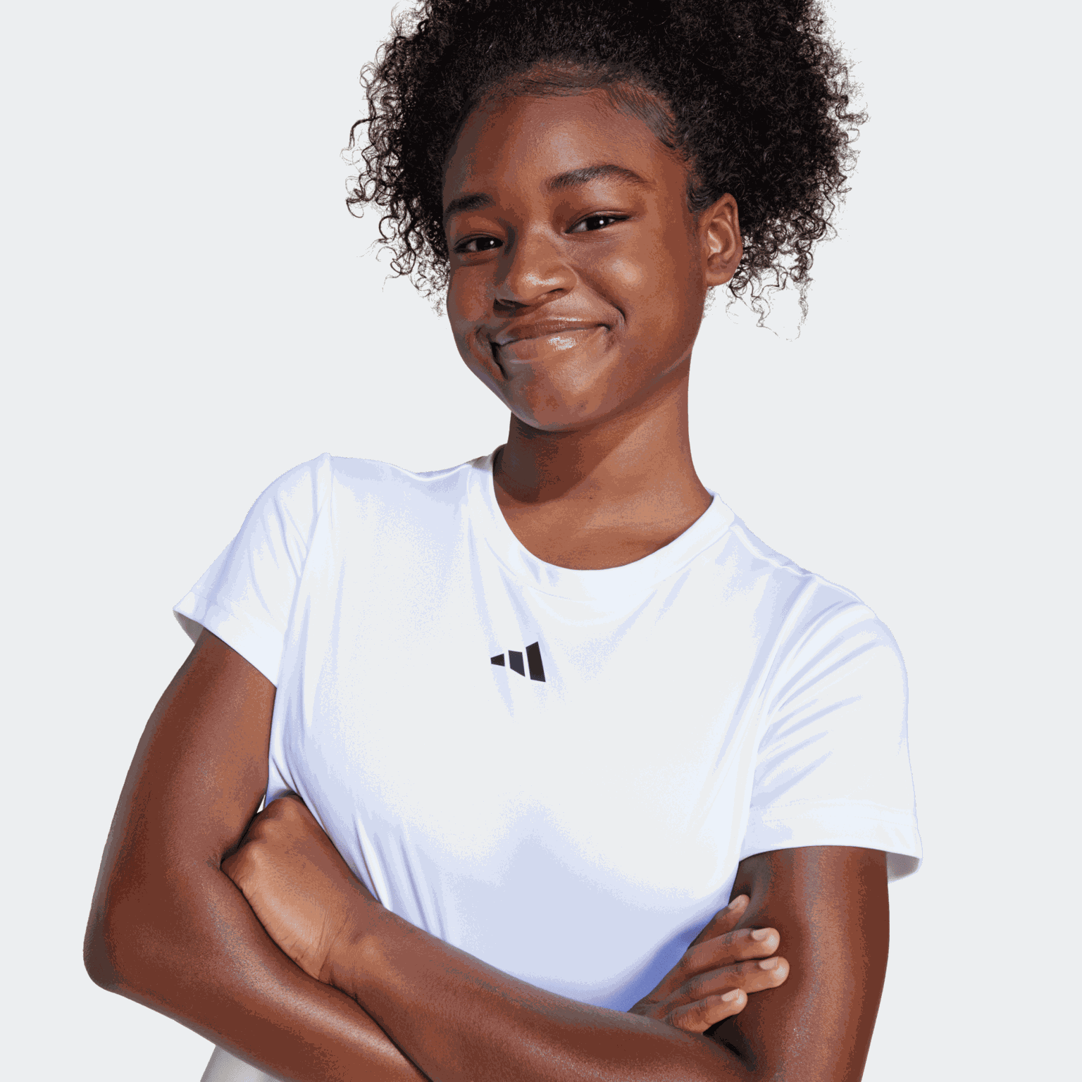  Camiseta infantil Train Essentials Classic Fit com logo - Branca