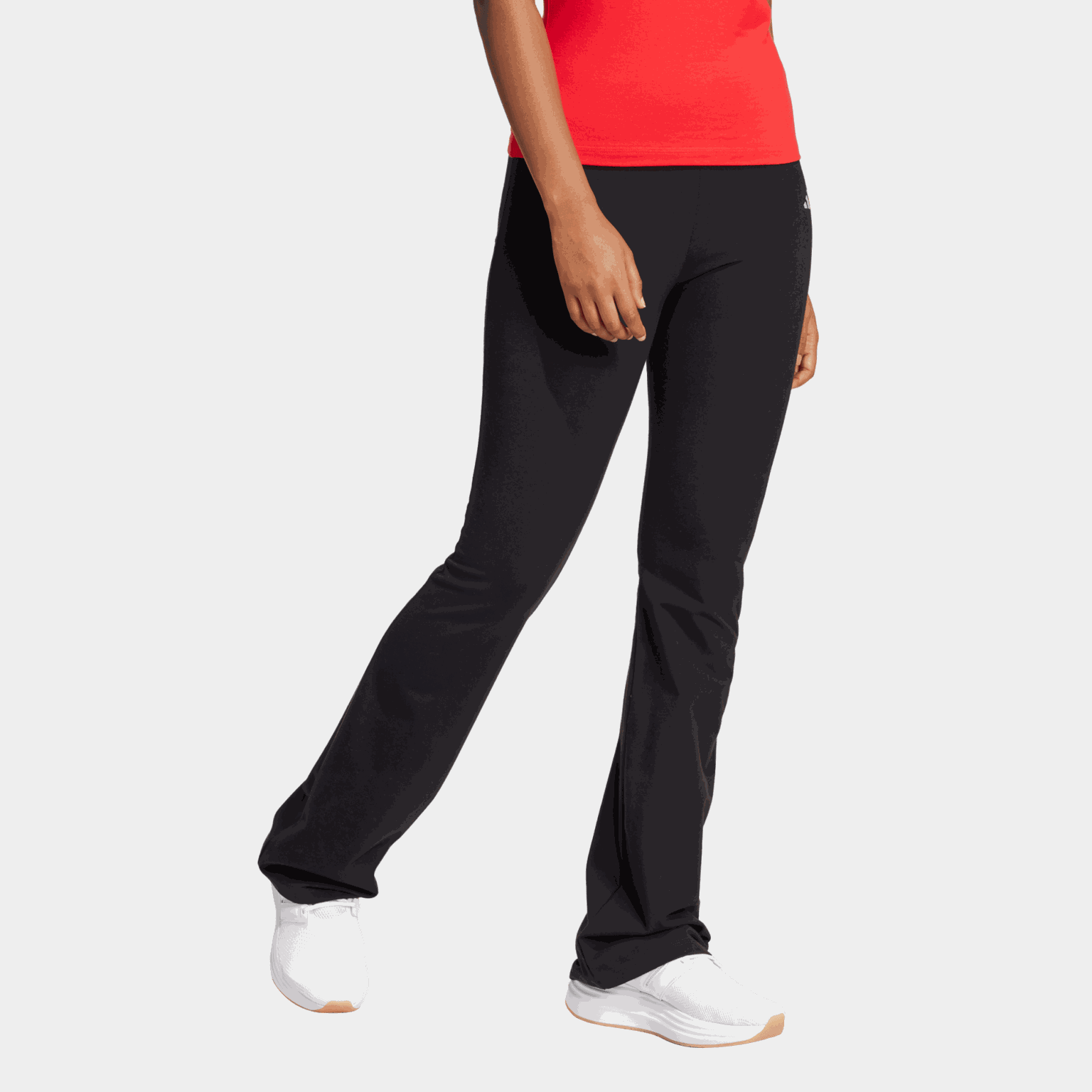 Legginsy basic z małym logo i rozszerzaną nogawką, spodnie sportowe damskie