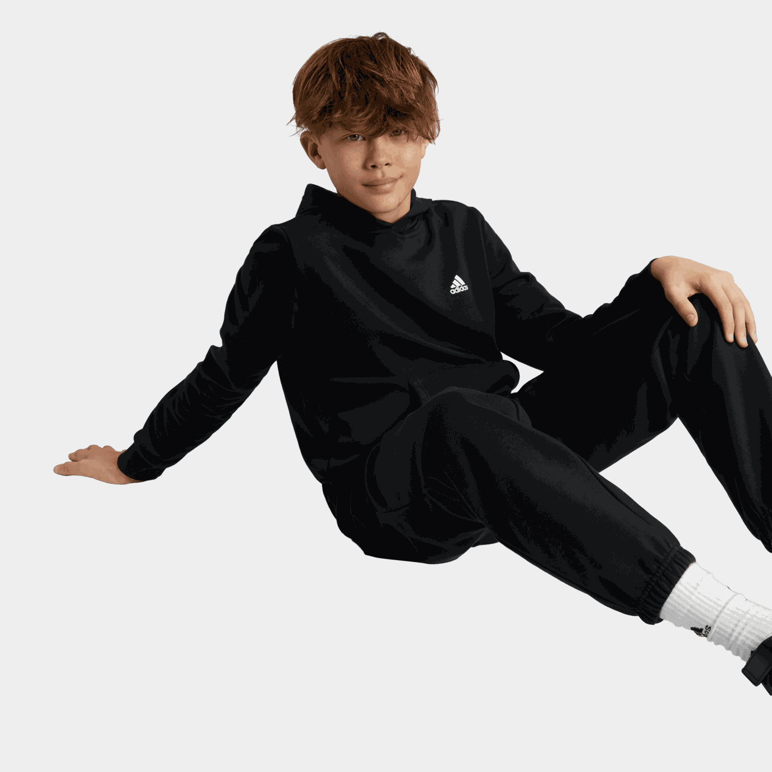 Moletom infantil Essentials com logo pequeno - preto