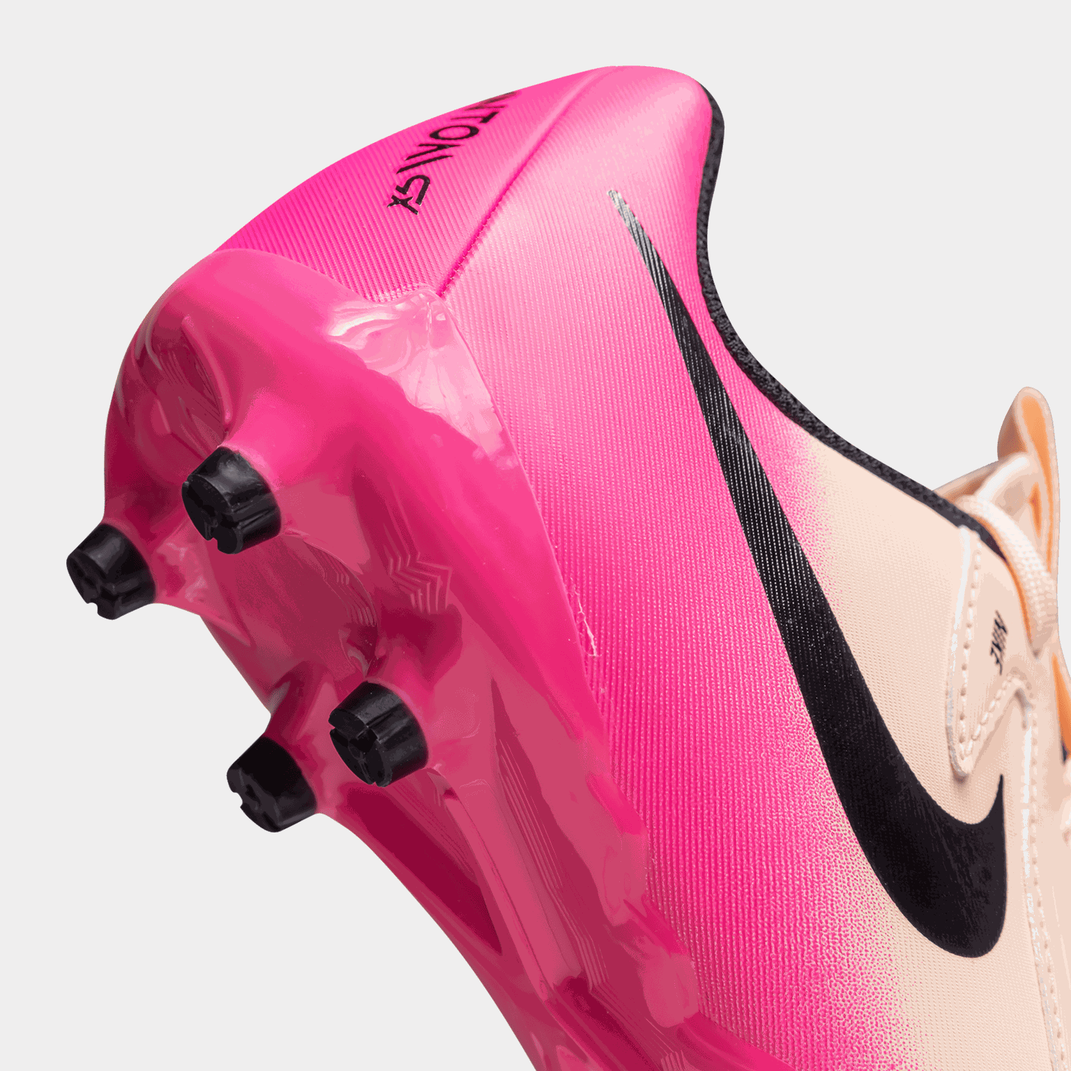  Buty piłkarskie Phantom GX 2 Academy MG Q2 25 do gry na trawie naturalnej i sztucznej, rozmiar juniorski - czerwone
