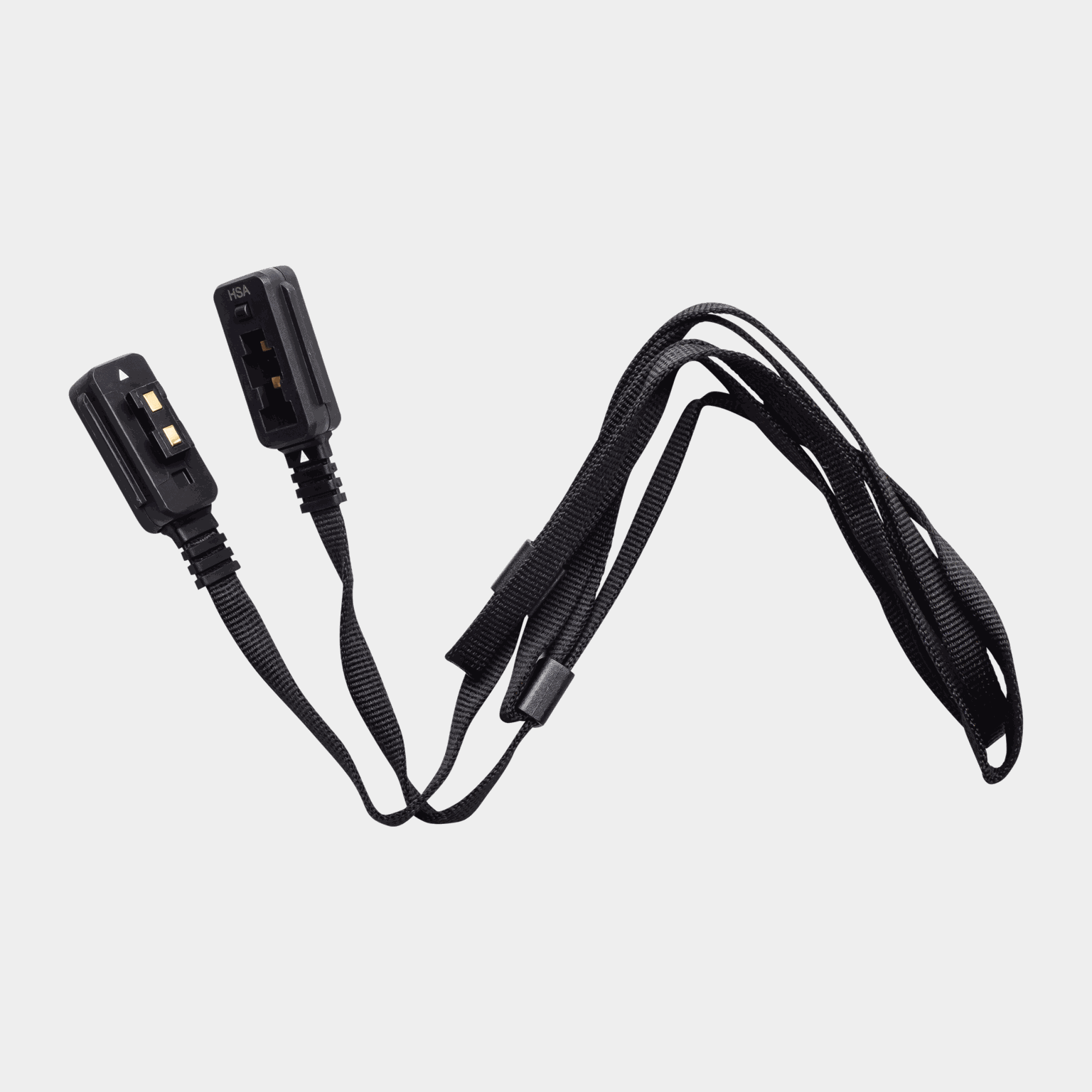  Součástí je prodlužovací kabel o délce 130 cm, kabel a čelovka.