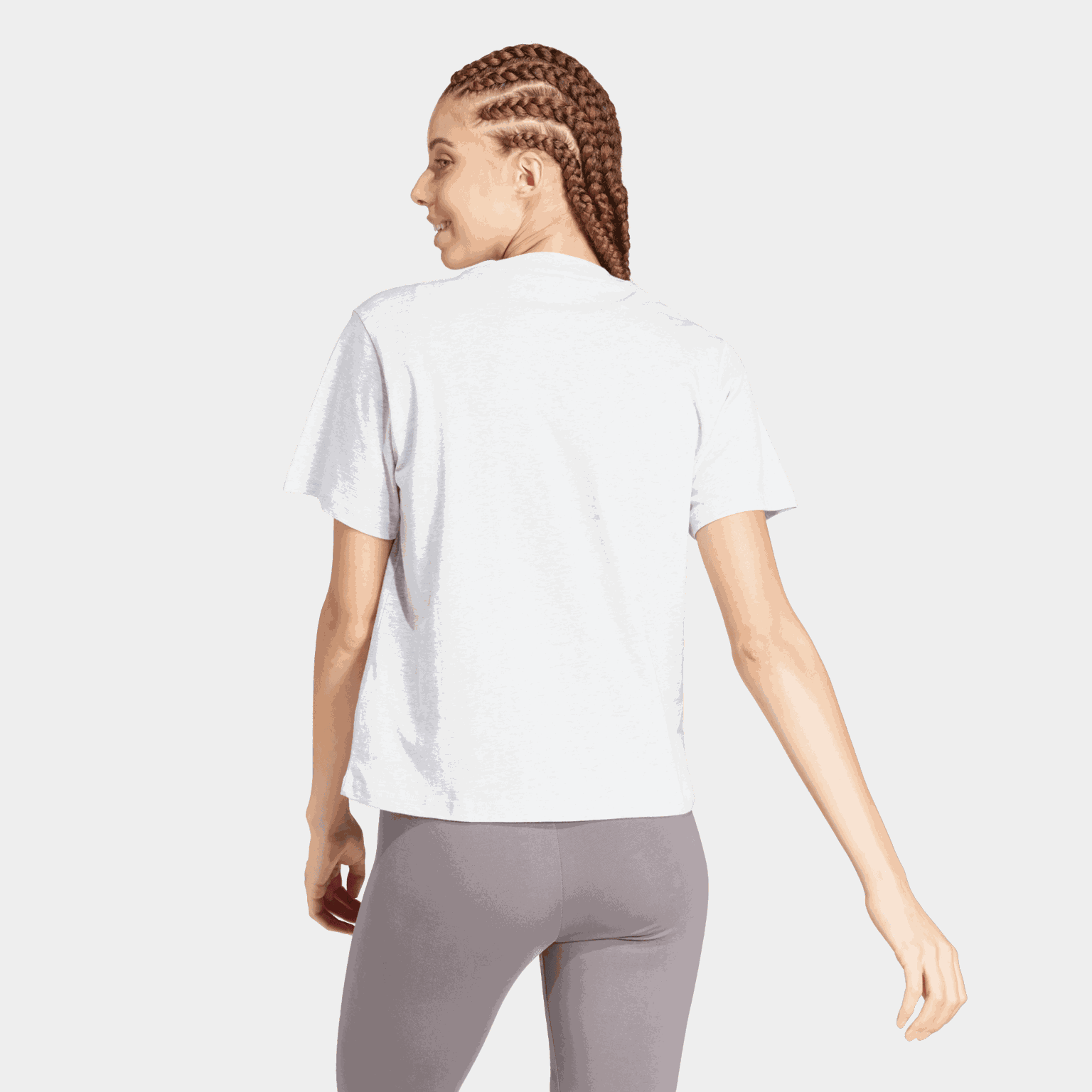  Eenvoudig katoenen dames-T-shirt met klein logo.