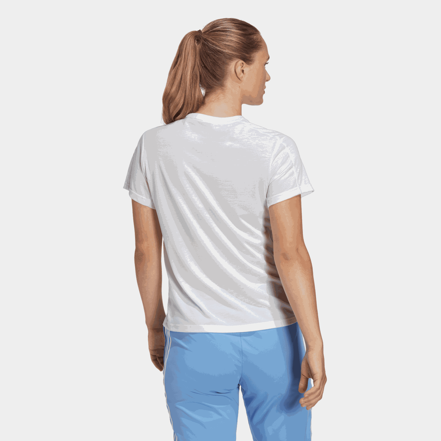  Train Essentials Minimalistisch T-shirt met ronde hals en logo voor dames