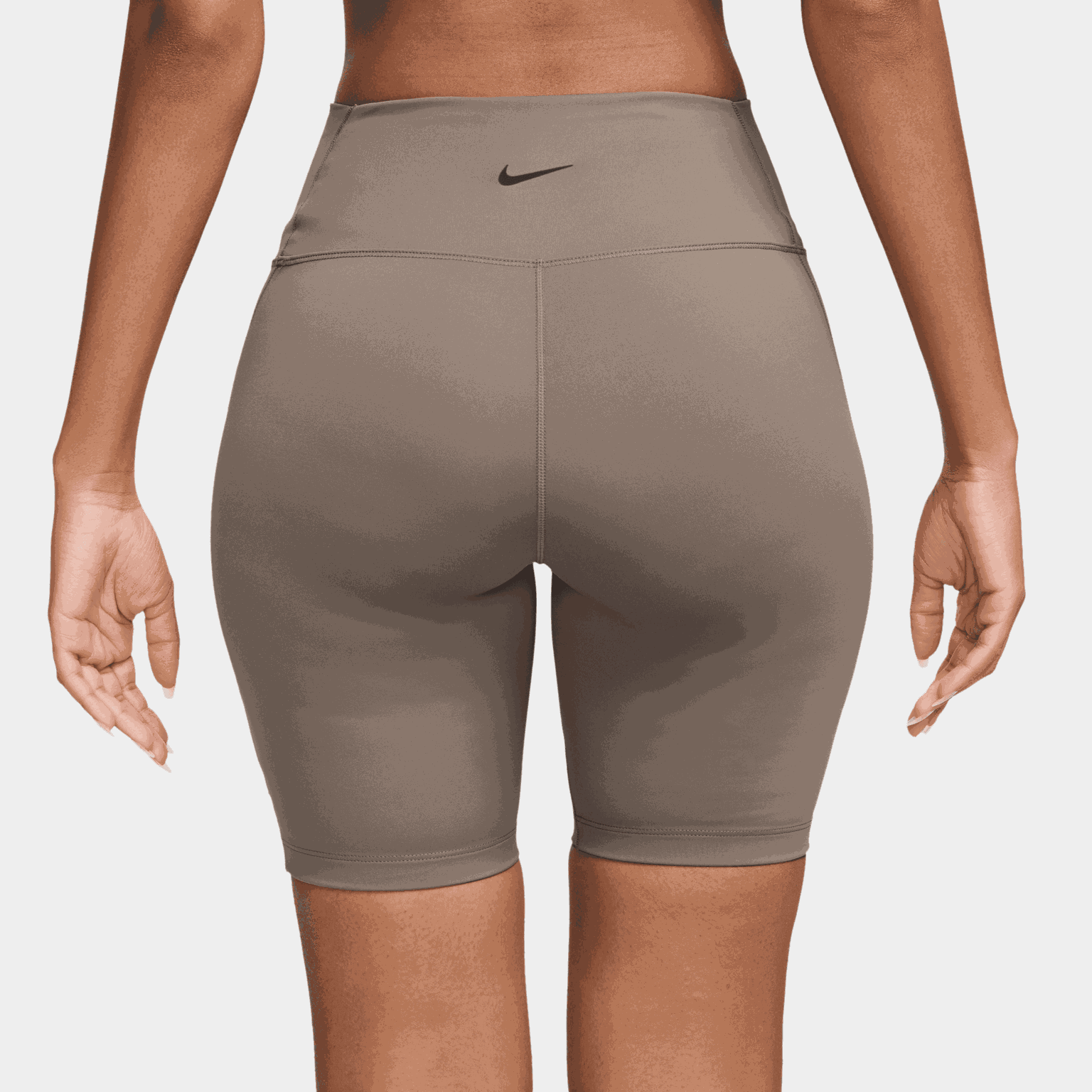 Damskie spodenki rowerowe Dri-FIT z wysokim stanem, długości 20 cm, idealne na trening.