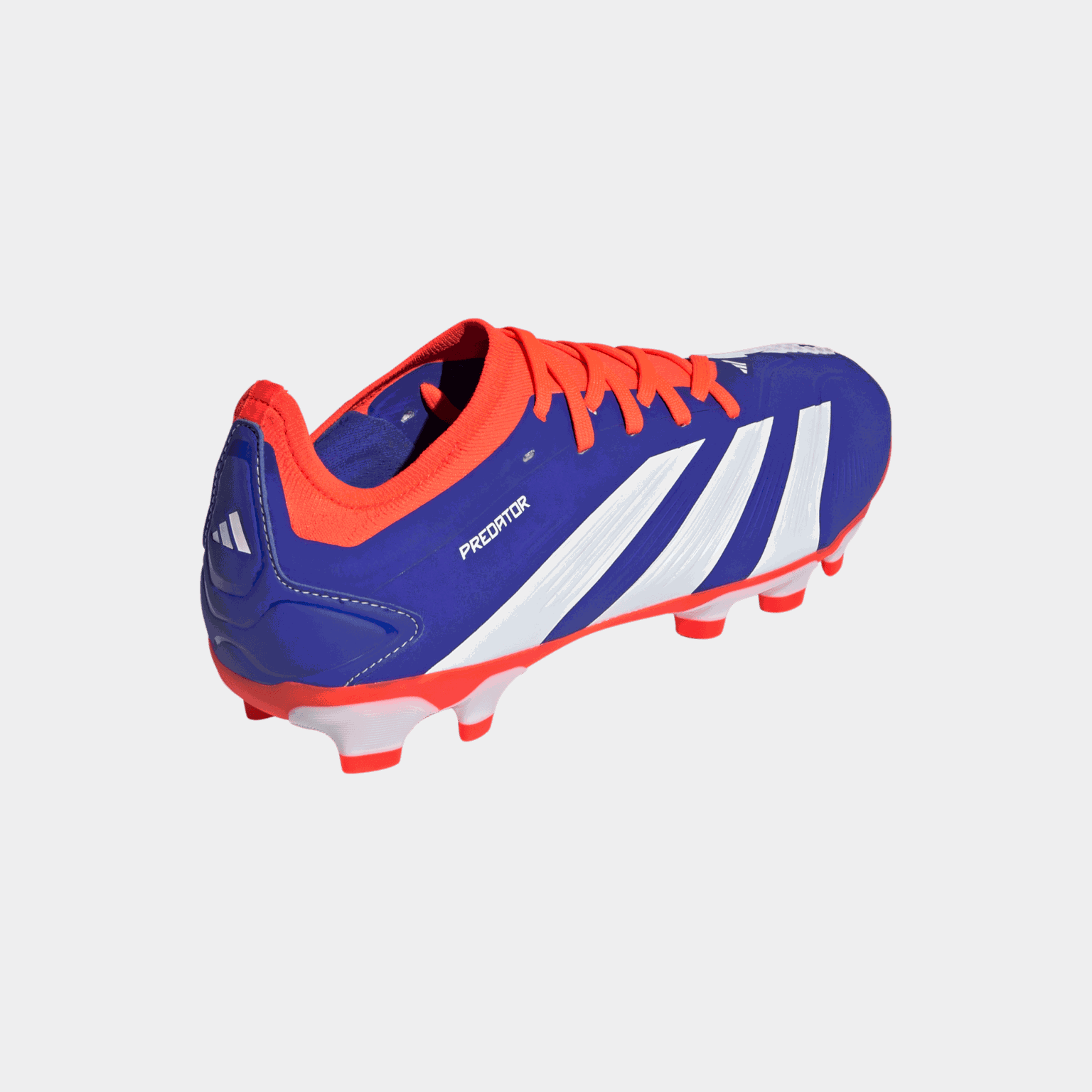 Predator Pro MG, unisex voetbalschoenen voor spelen op natuurgras en kunstgras.