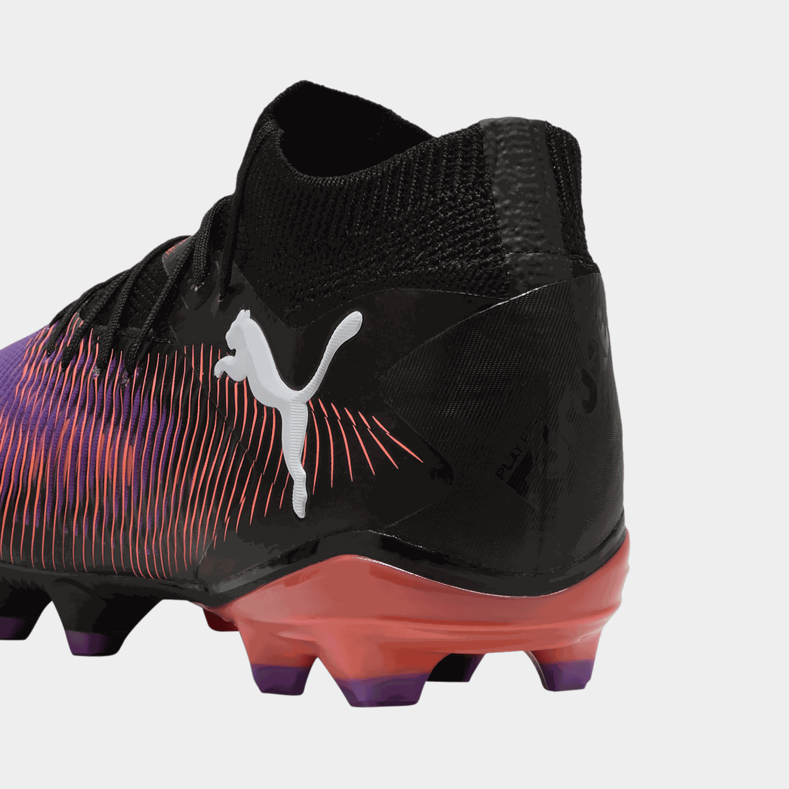 Chuteiras de futebol FUTURE 8 Pro FG/AG para homem, adequadas para relva natural e artificial.