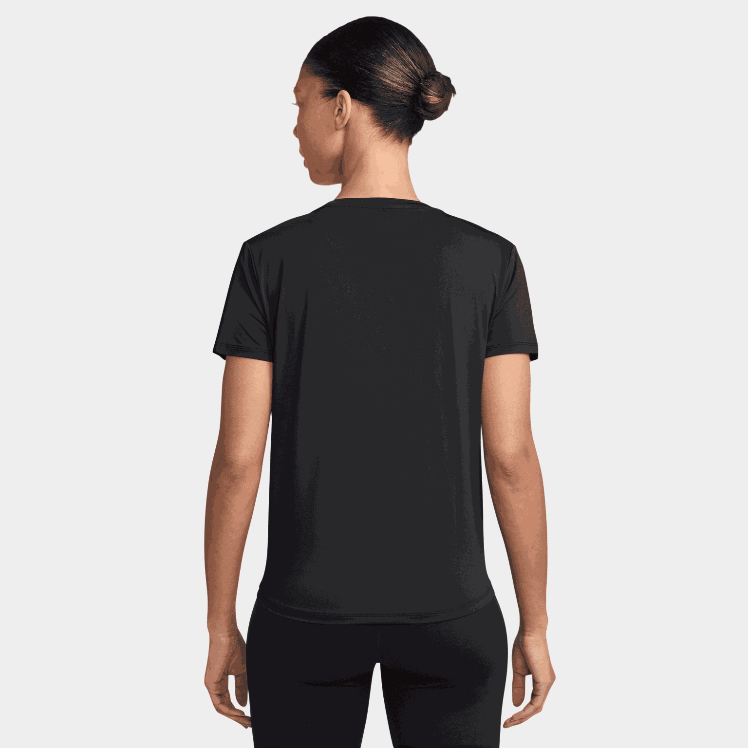 Klasyczny T-shirt Dri-FIT z krótkim rękawem dla kobiet.