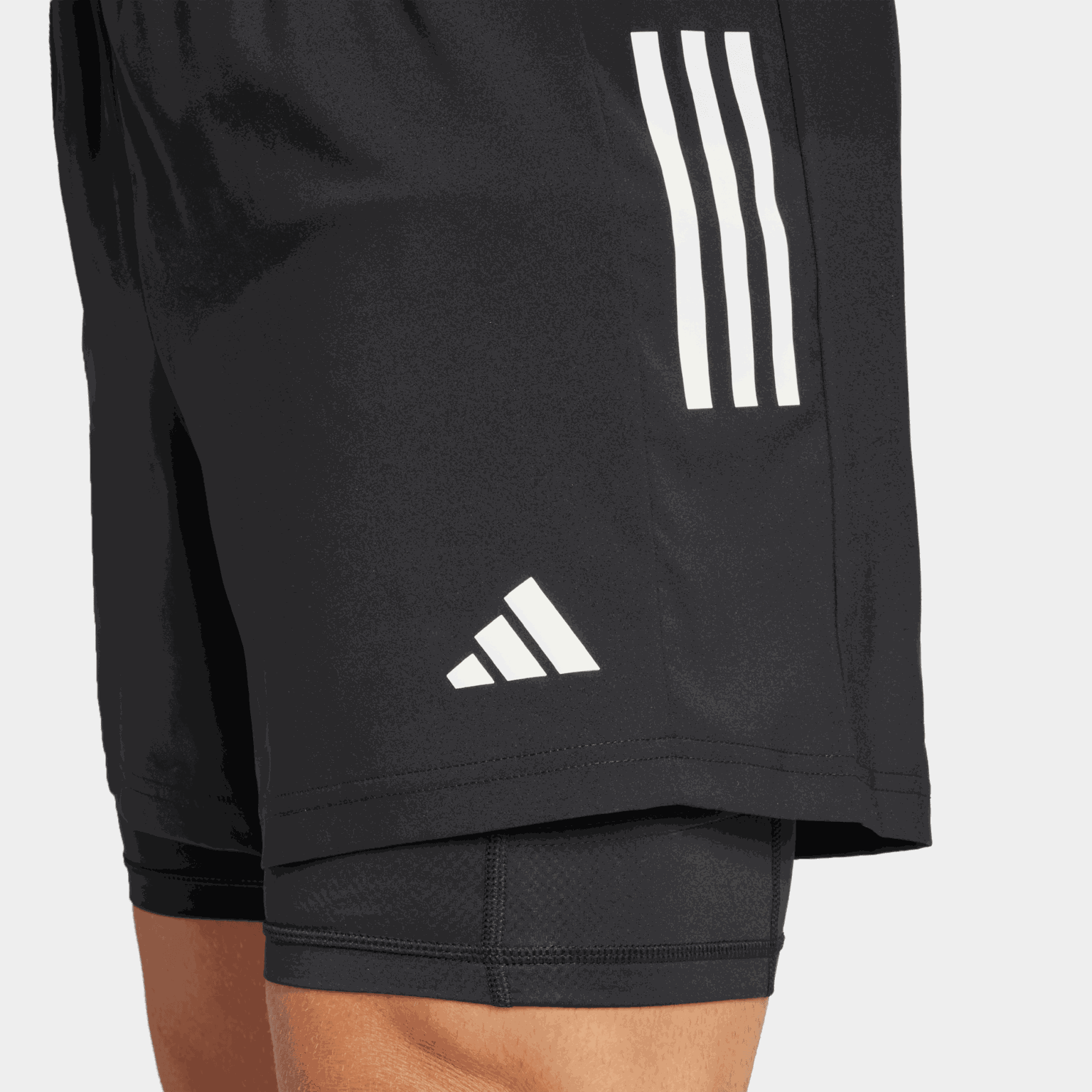Assuma o controle da sua corrida. Calção de corrida e treino 2 em 1 CLIMACOOL para homem - preto.