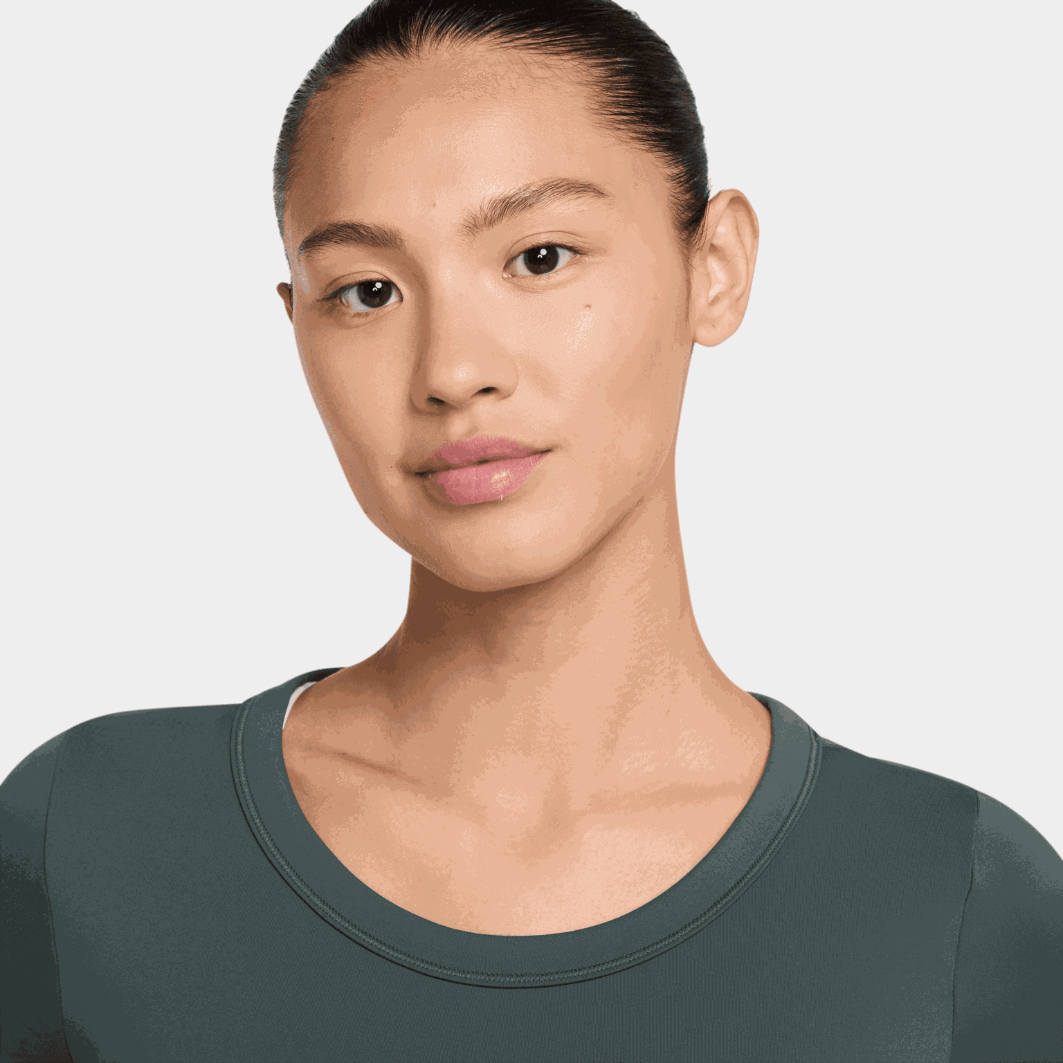  Damski, dopasowany t-shirt/top z krótkim rękawem, wykonany z materiału Dri-FIT.