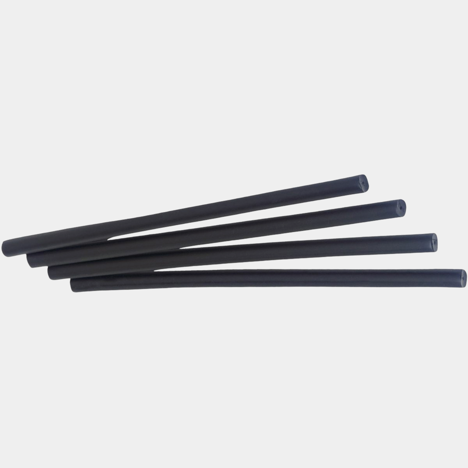 Bastões de poliéster preto Swix Acc T1716 P-Stick, 4 peças de 24/25 mm e 4 peças de 23/24 mm para selar arranhões na parte inferior dos esquis.