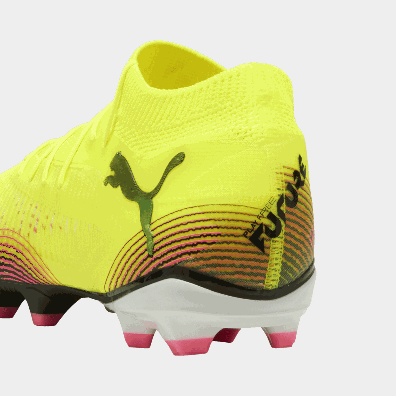 Chuteiras de futebol FUTURE 8 Pro FG/AG para homem, adequadas para relva natural e artificial.