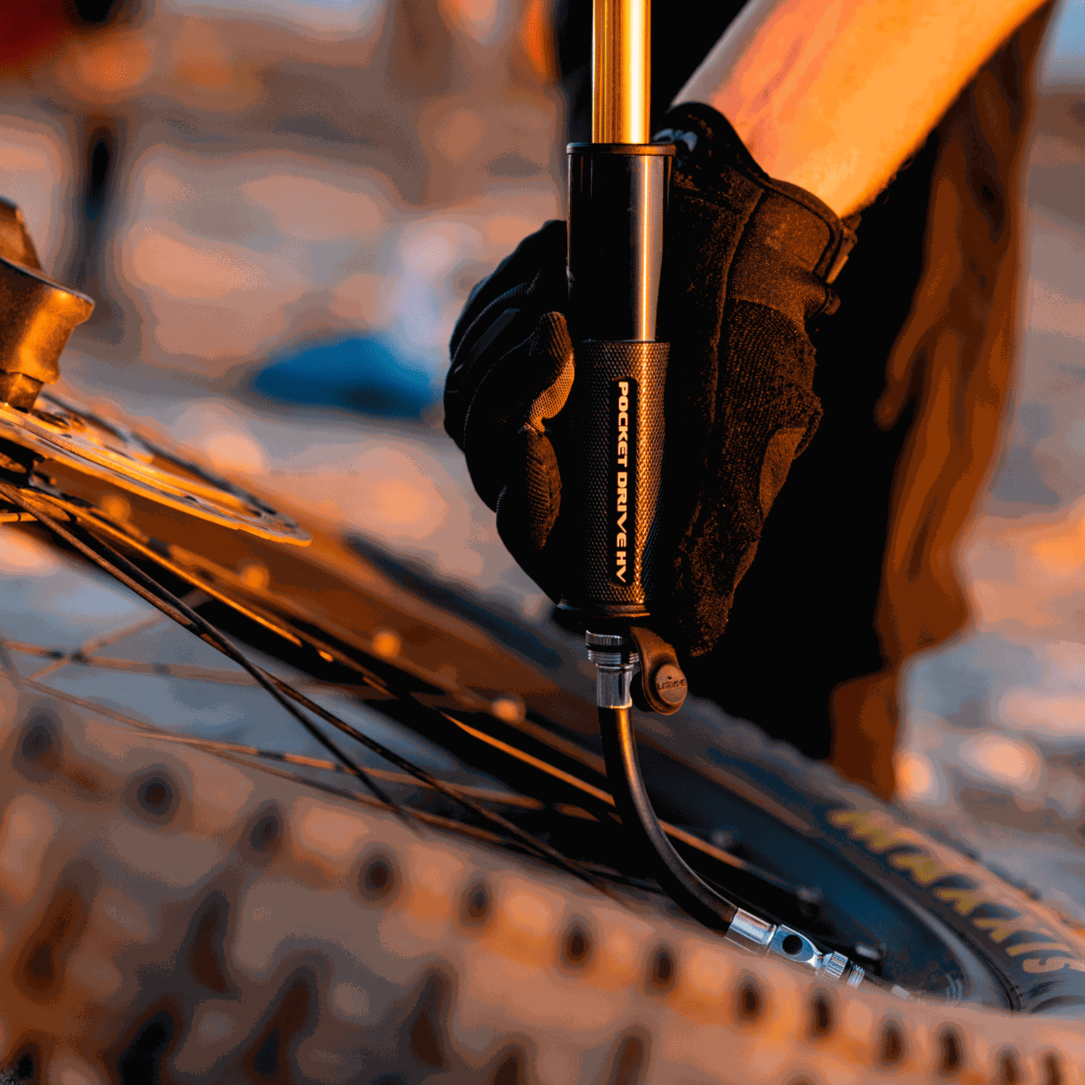  Rower z mini pompką Pocket Drive HV – czarny