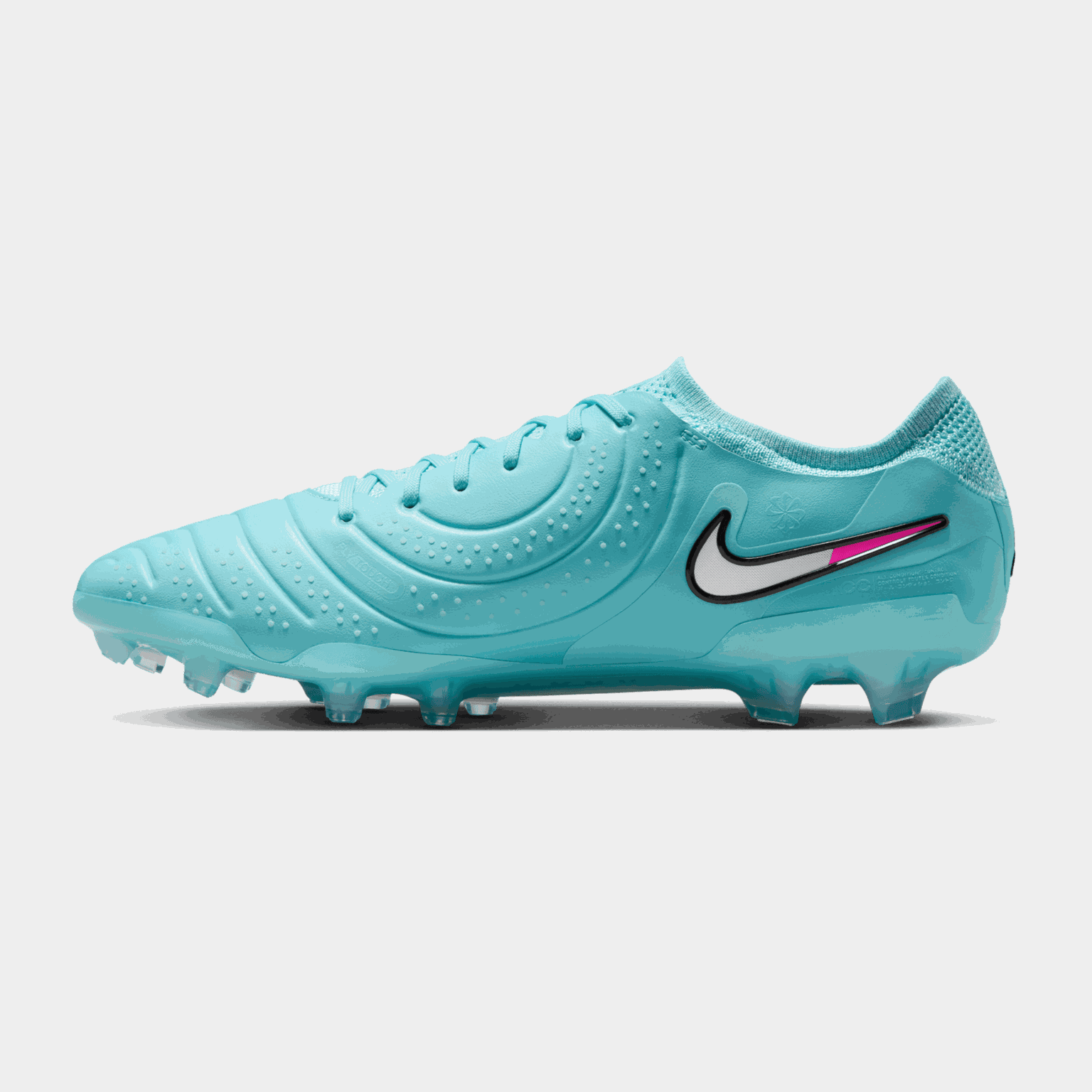  Męskie buty piłkarskie Tiempo Legend 10 Elite FG przeznaczone do gry na sztucznej trawie.
