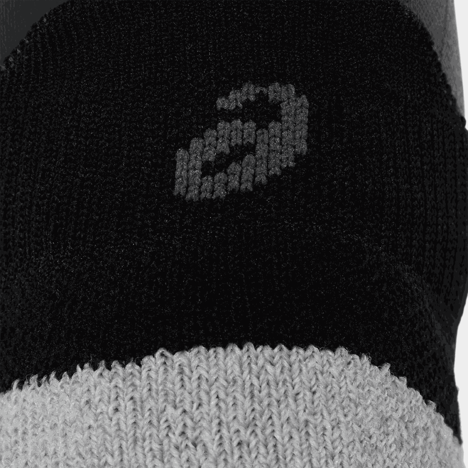  Vysoce kvalitní, unisex běžecké ponožky s nízkým střihem.
