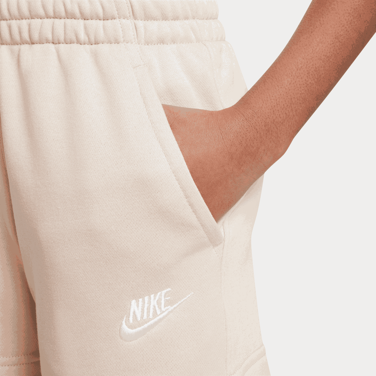  Calções Nike Club Fleece, tamanho infantil
