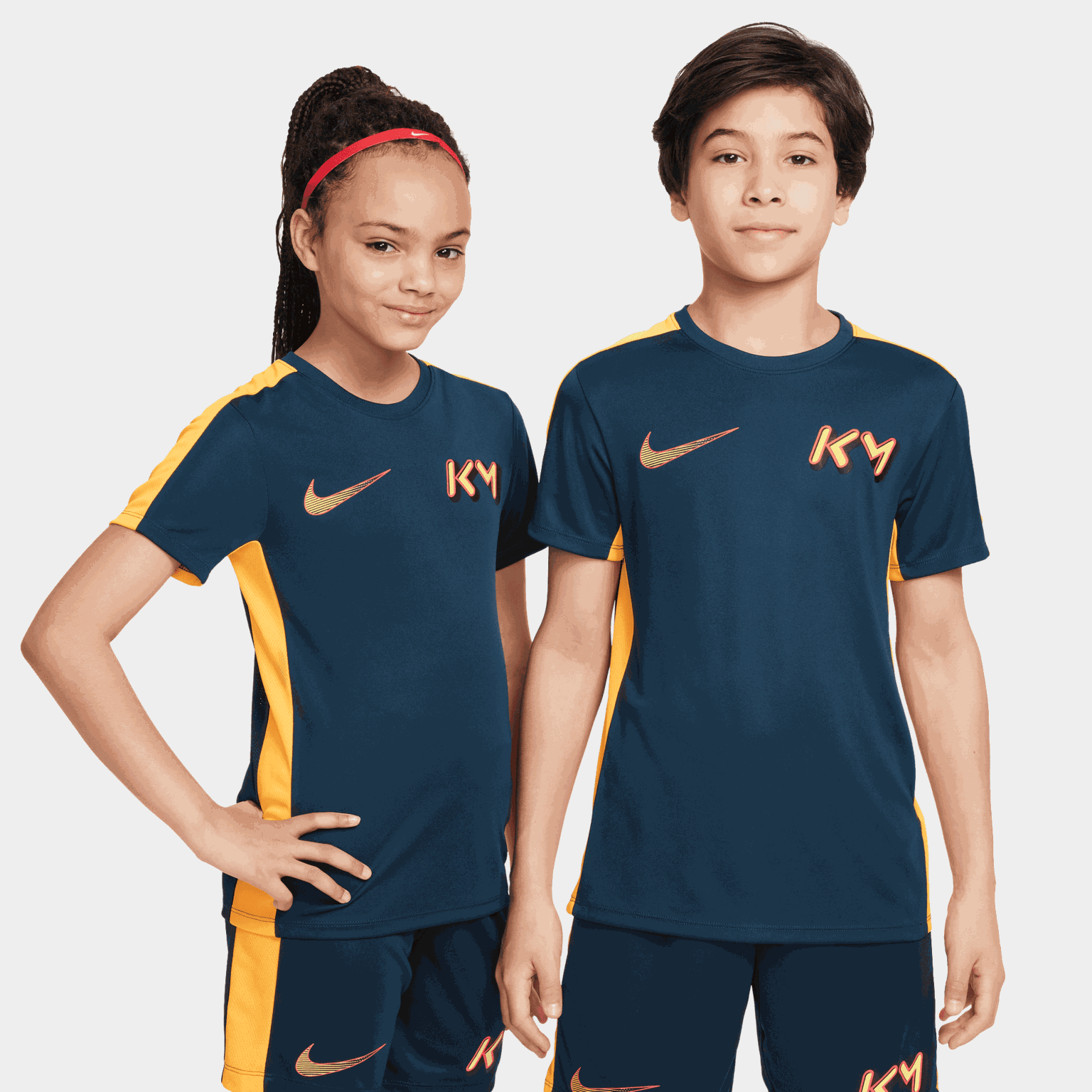  Camisa de Futebol Infantil Kylian Mbappé Academy 23 de Manga Curta - Azul Marinho
