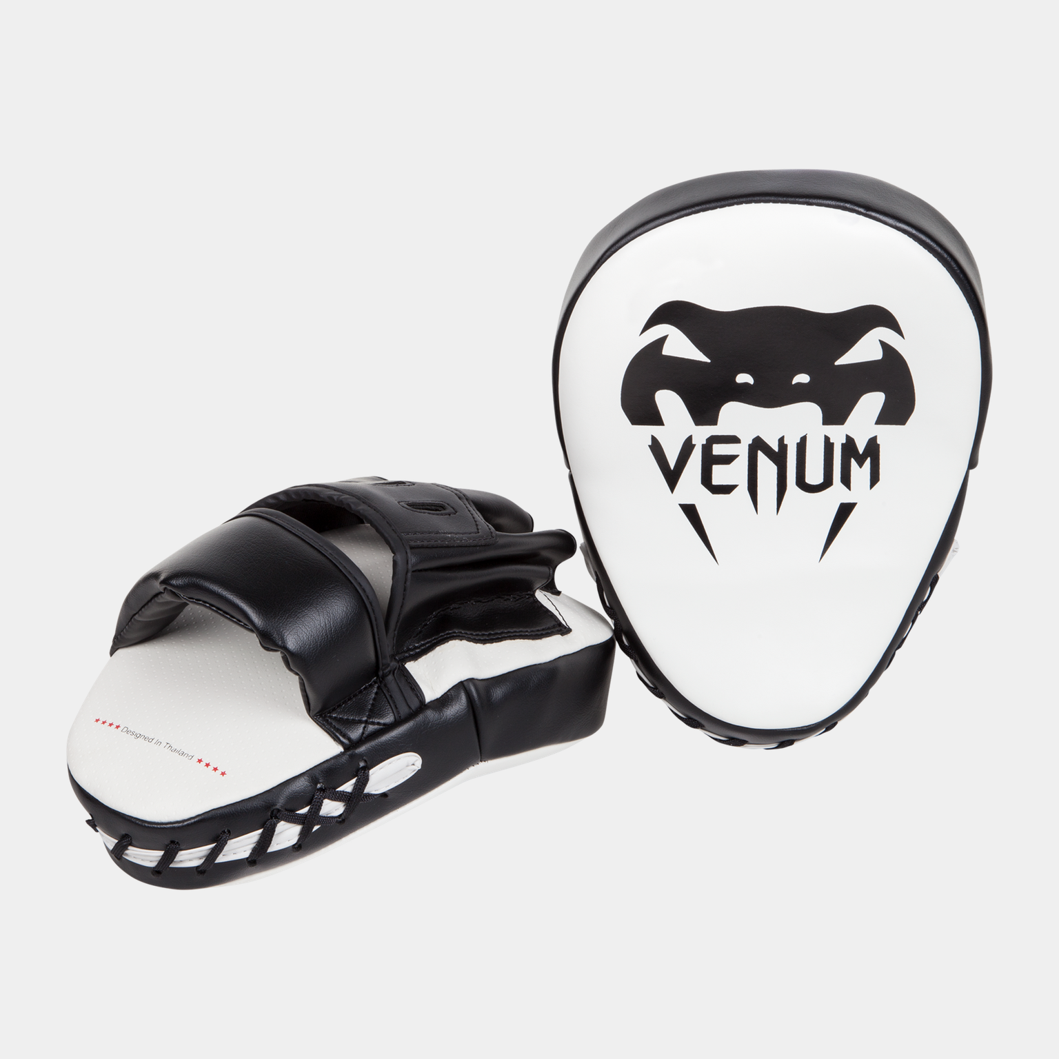  Luvas Venum Light Focus - preto/preto (par), acolchoadas, com material de absorção de impacto para idosos.