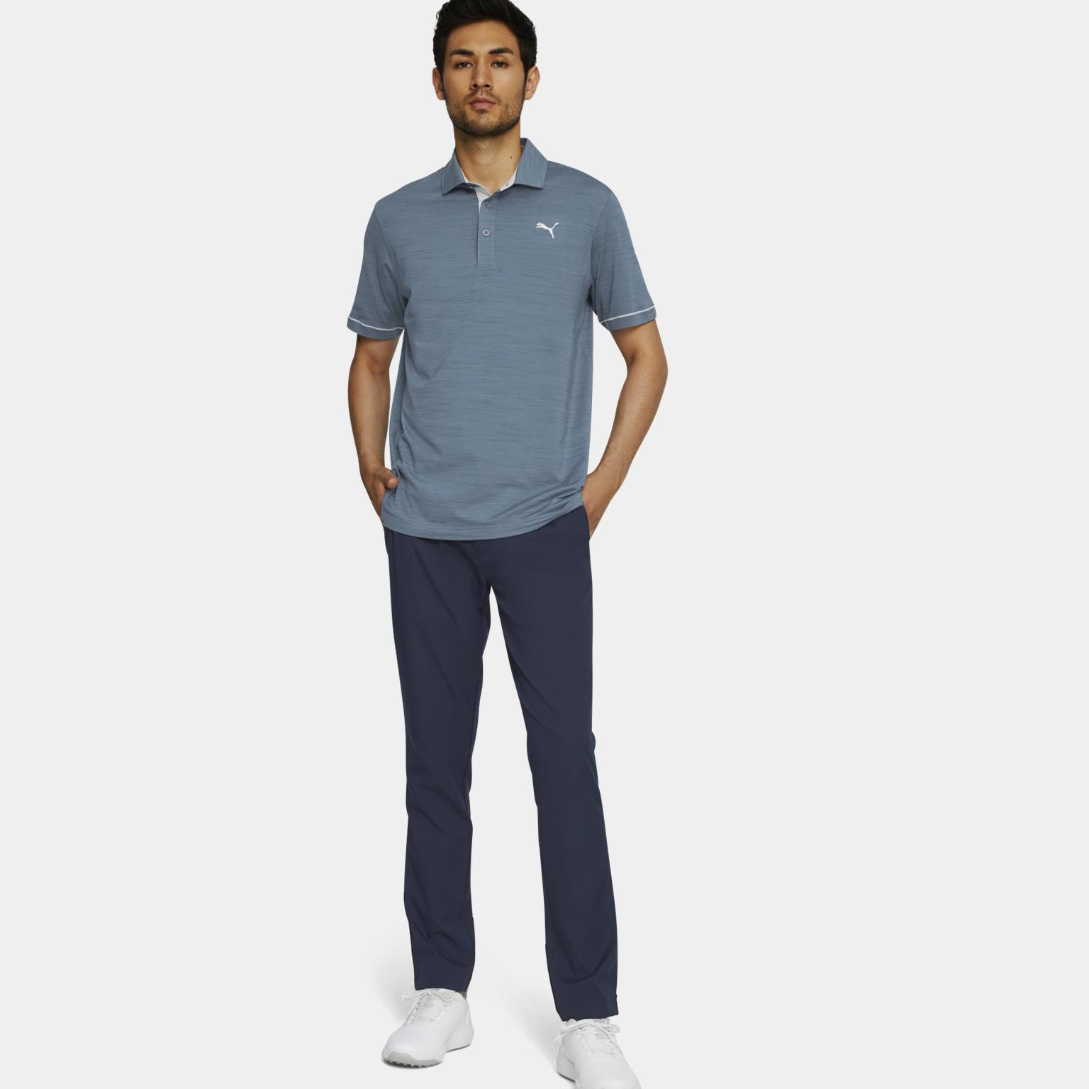 Calças de golfe masculinas, com costuras laterais.