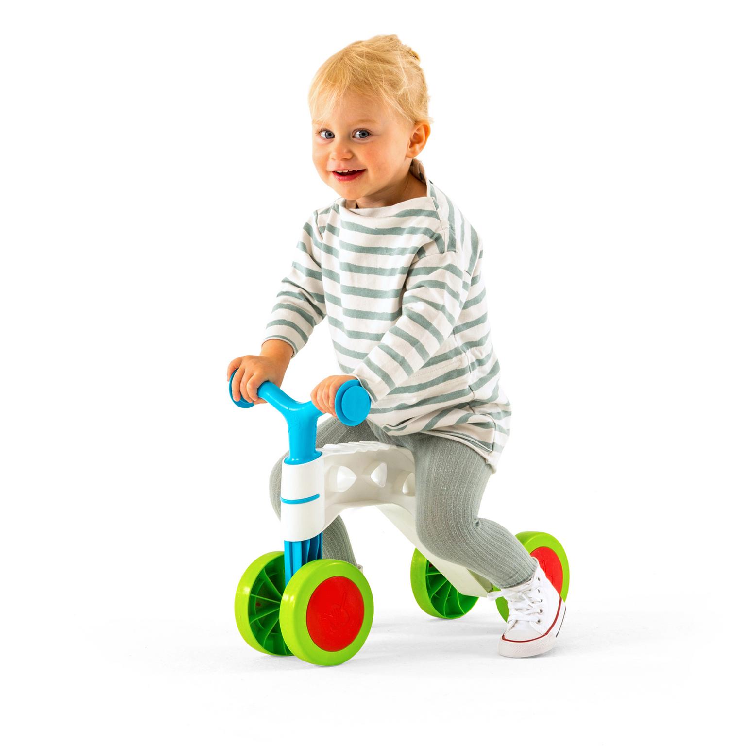  Itsibitsi 25, uma bicicleta de equilíbrio para crianças pequenas.