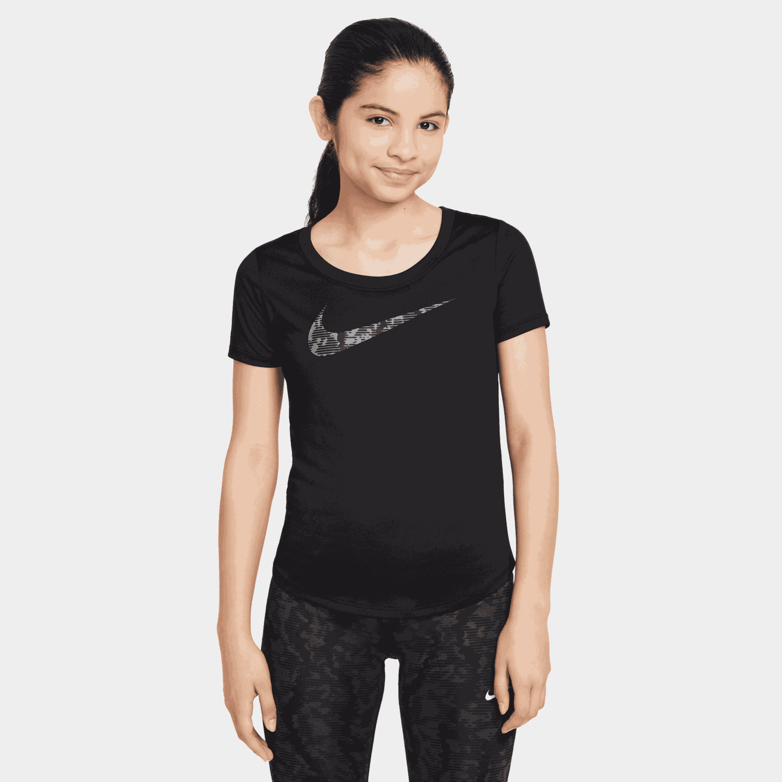  Camiseta Legend Dri-FIT, tamanho infantil - preta