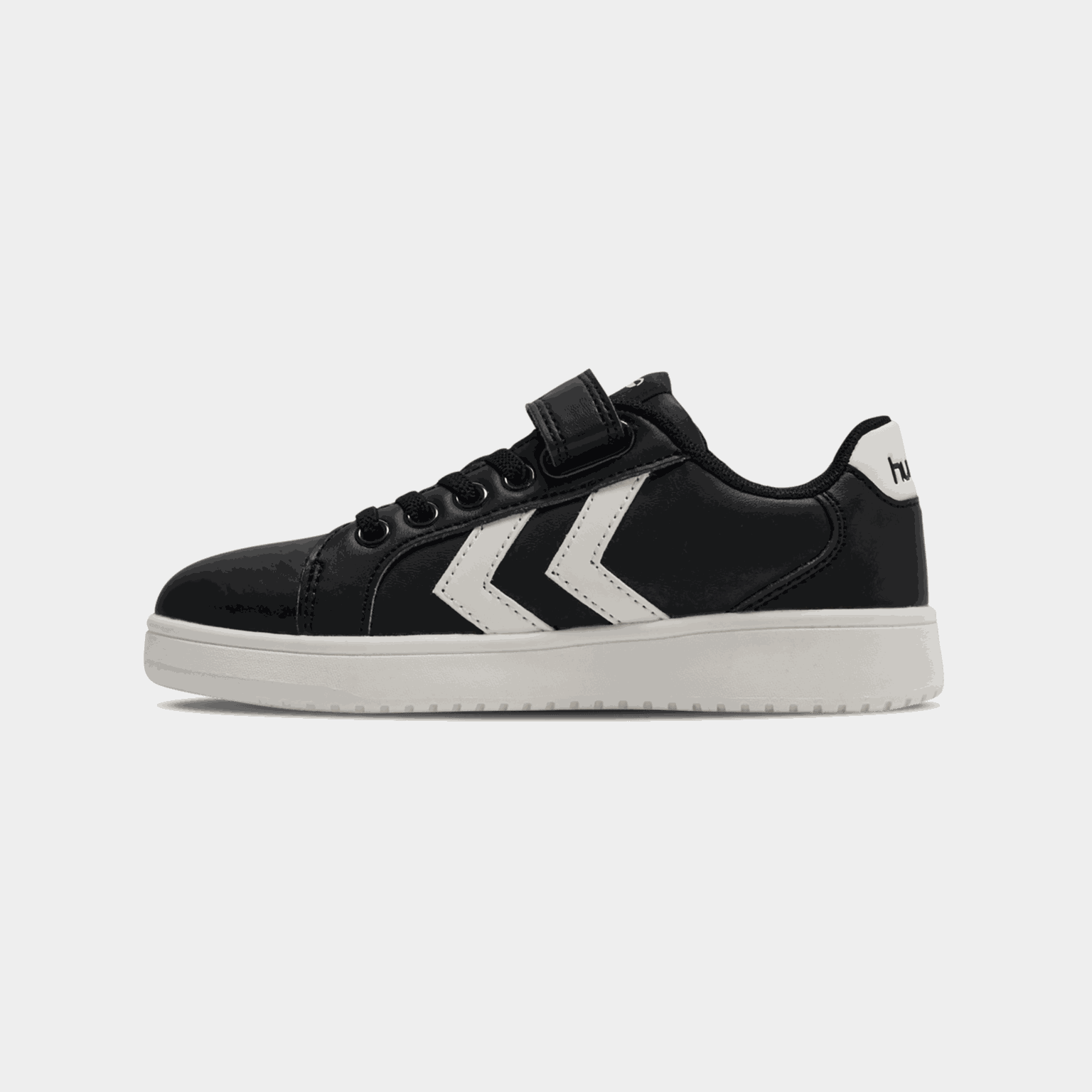 Buty sportowe Derby Court JR, model młodzieżowy