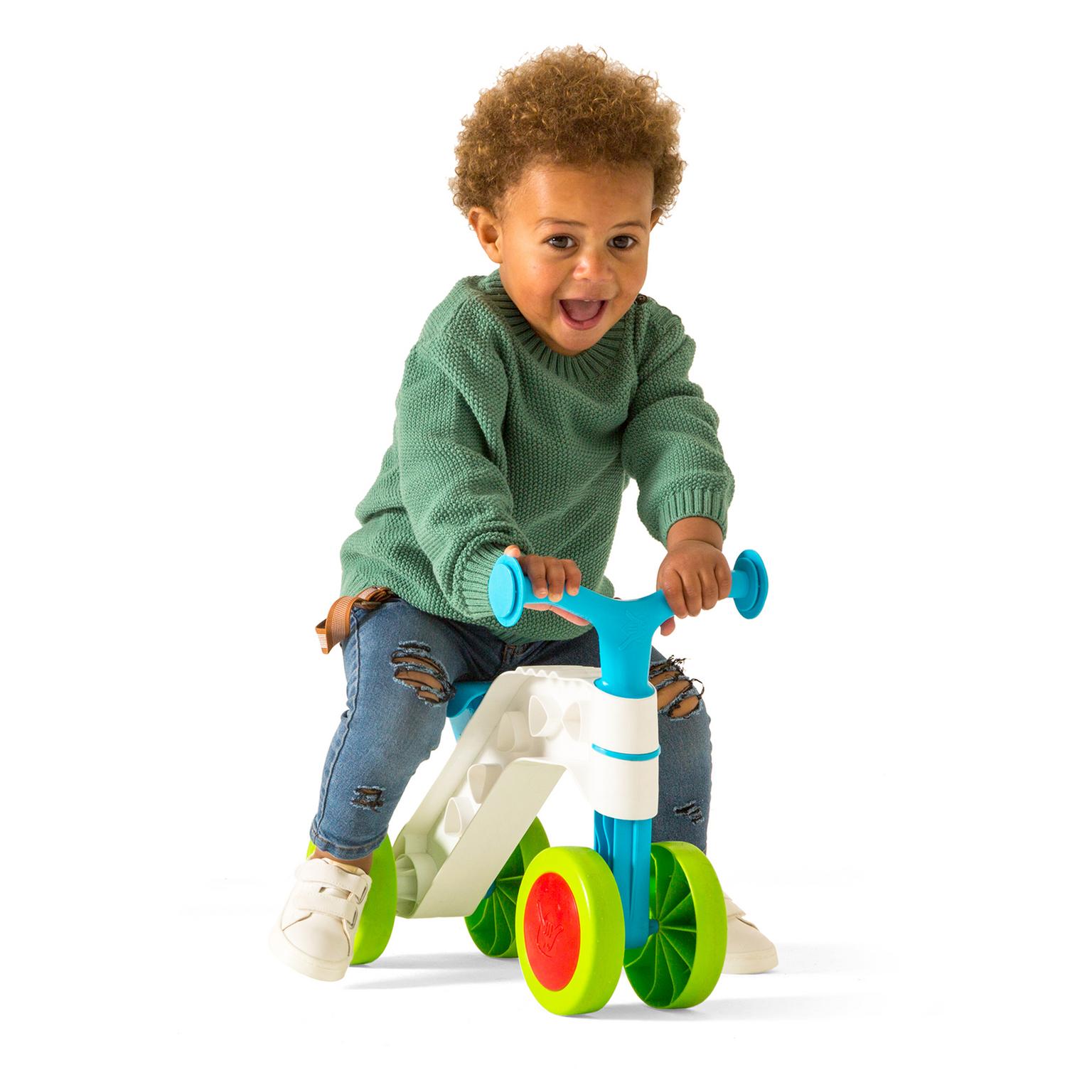  Itsibitsi 25, uma bicicleta de equilíbrio para crianças pequenas.