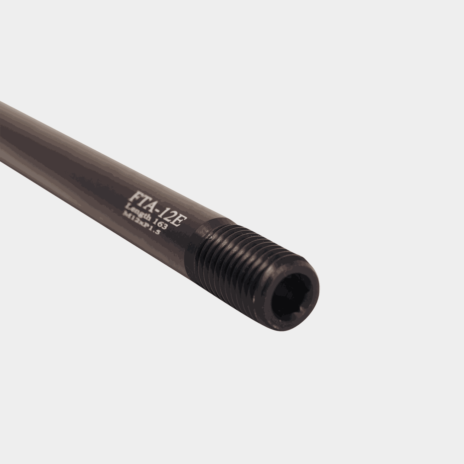  Axe arrière XTA-12E avec axe traversant | L : 163 mm, TL : 20 mm, TP : M12xP1.5 -