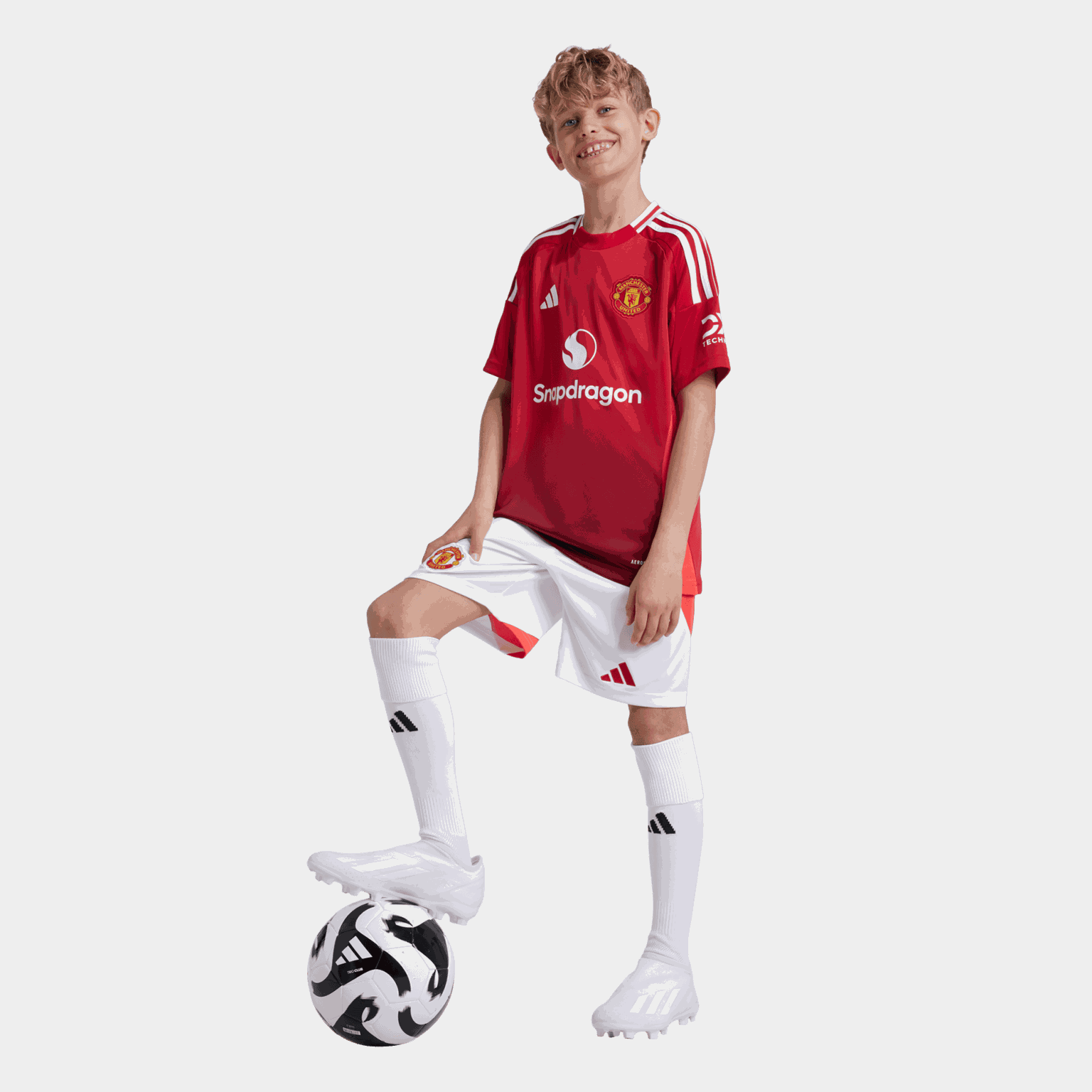  Domácí dres Manchesteru United 2024/25, dětský fotbalový dres - červený
