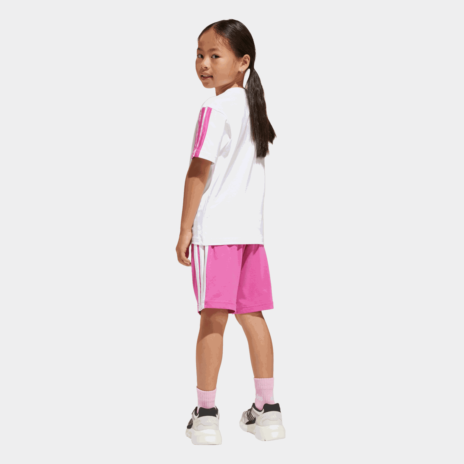  Eenvoudige set met t-shirt, kinderset