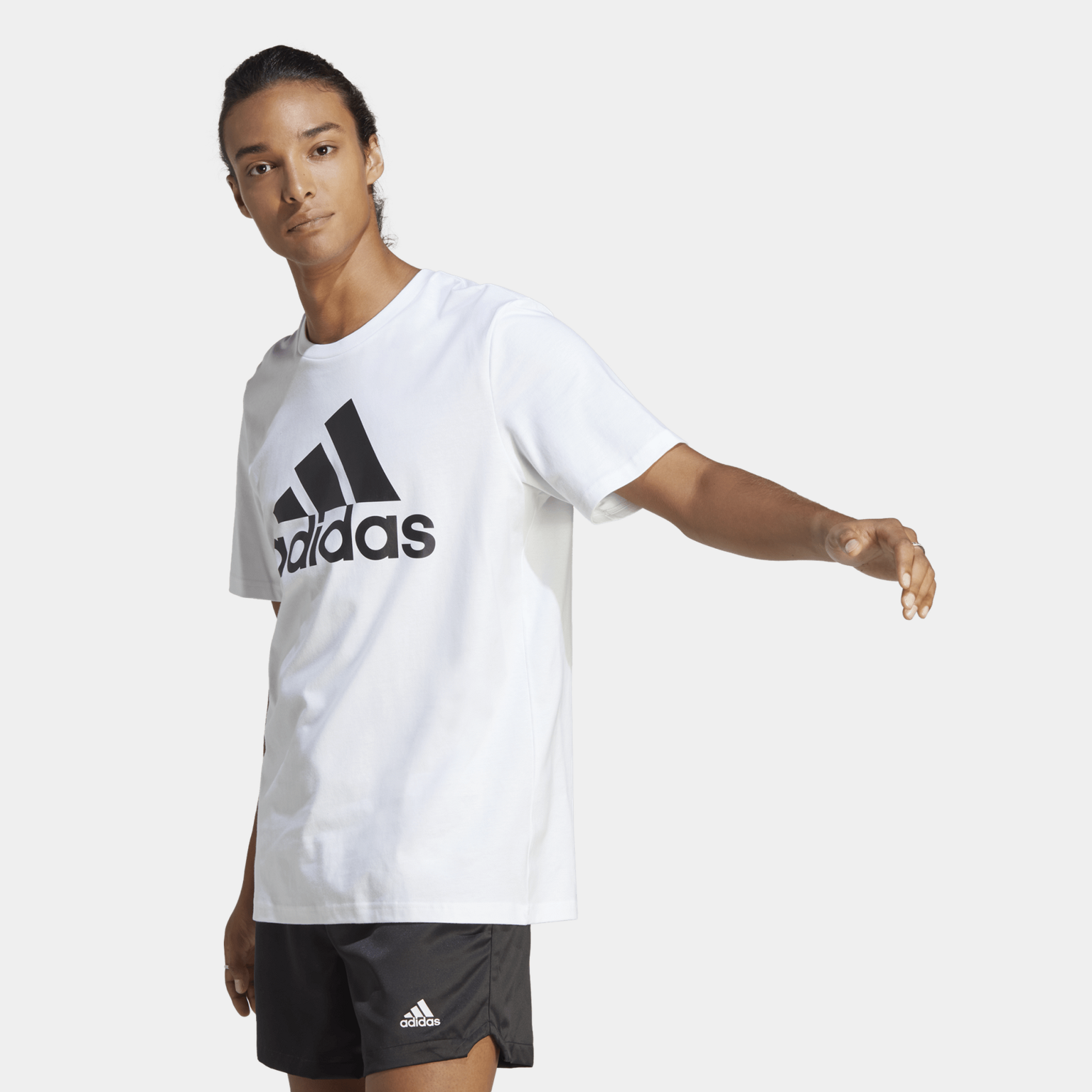 T-shirt Essential Single Jersey da uomo, bianca, con logo grande.