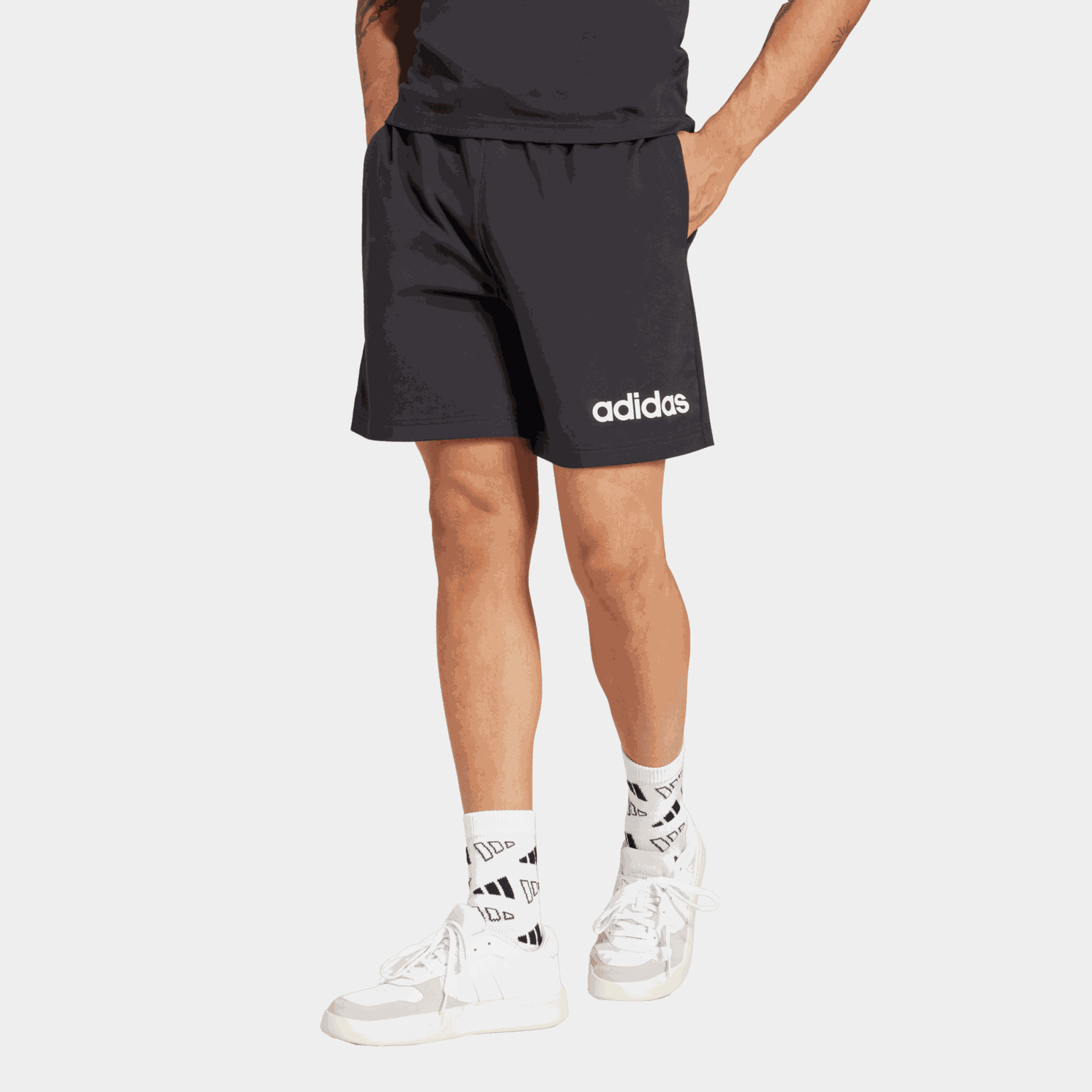  Gebreide herenshorts met rechte pijpen uit de Essentials-collectie.
