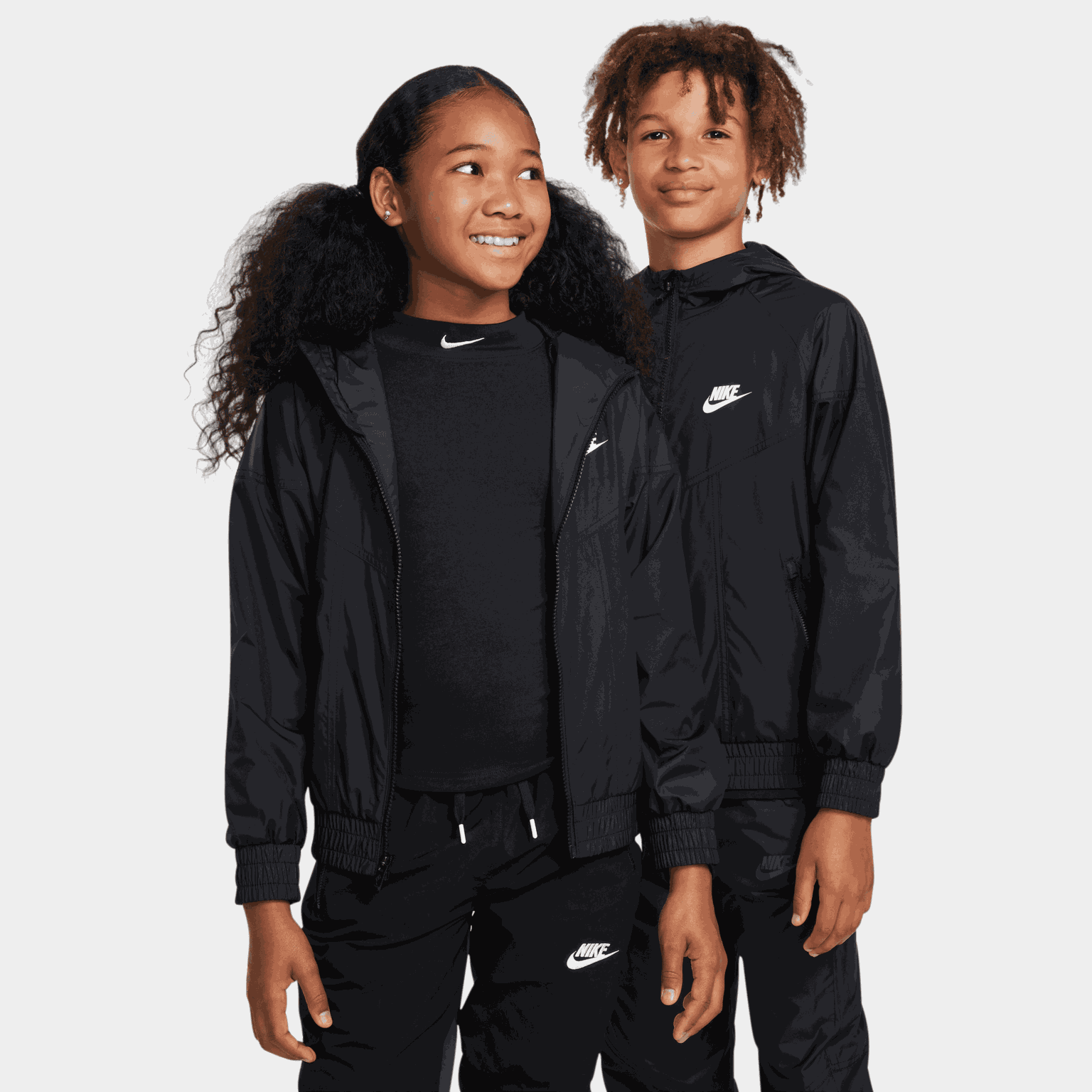  Sportkleding Windrunner Capuchonjas, Kindermaat - Zwart