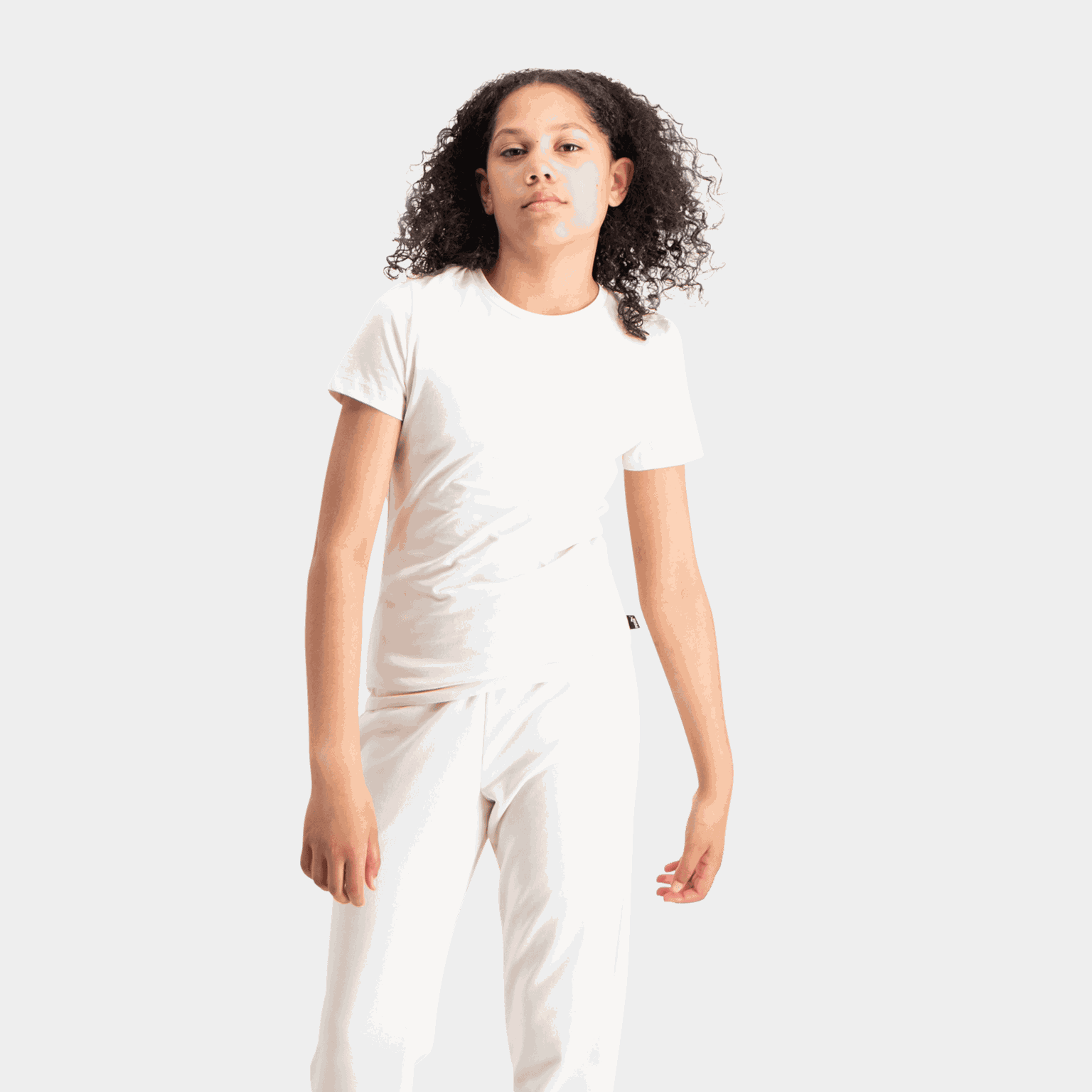  T-shirt ESS avec petit logo, taille G, Junior - Blanc