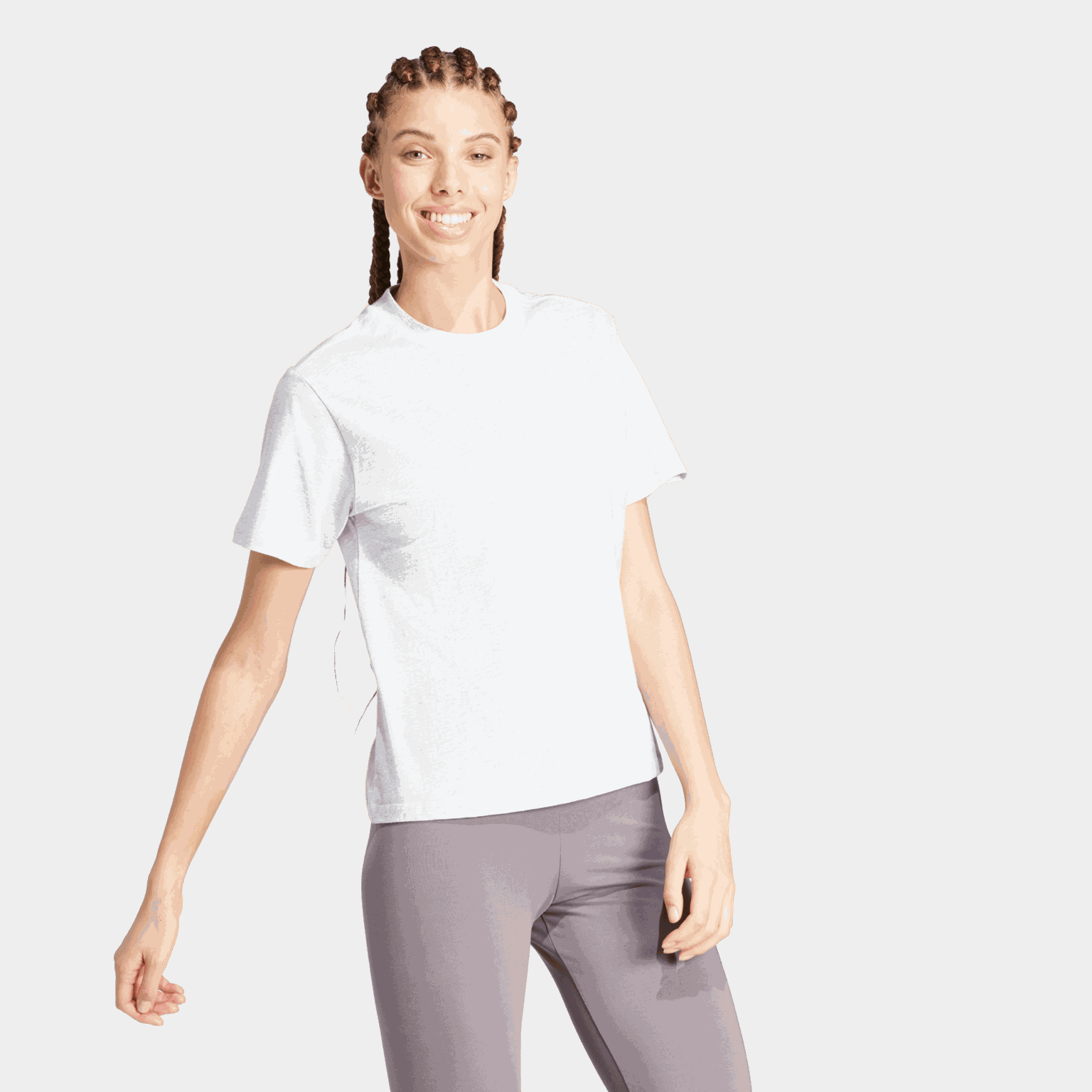  Eenvoudig katoenen dames-T-shirt met klein logo.