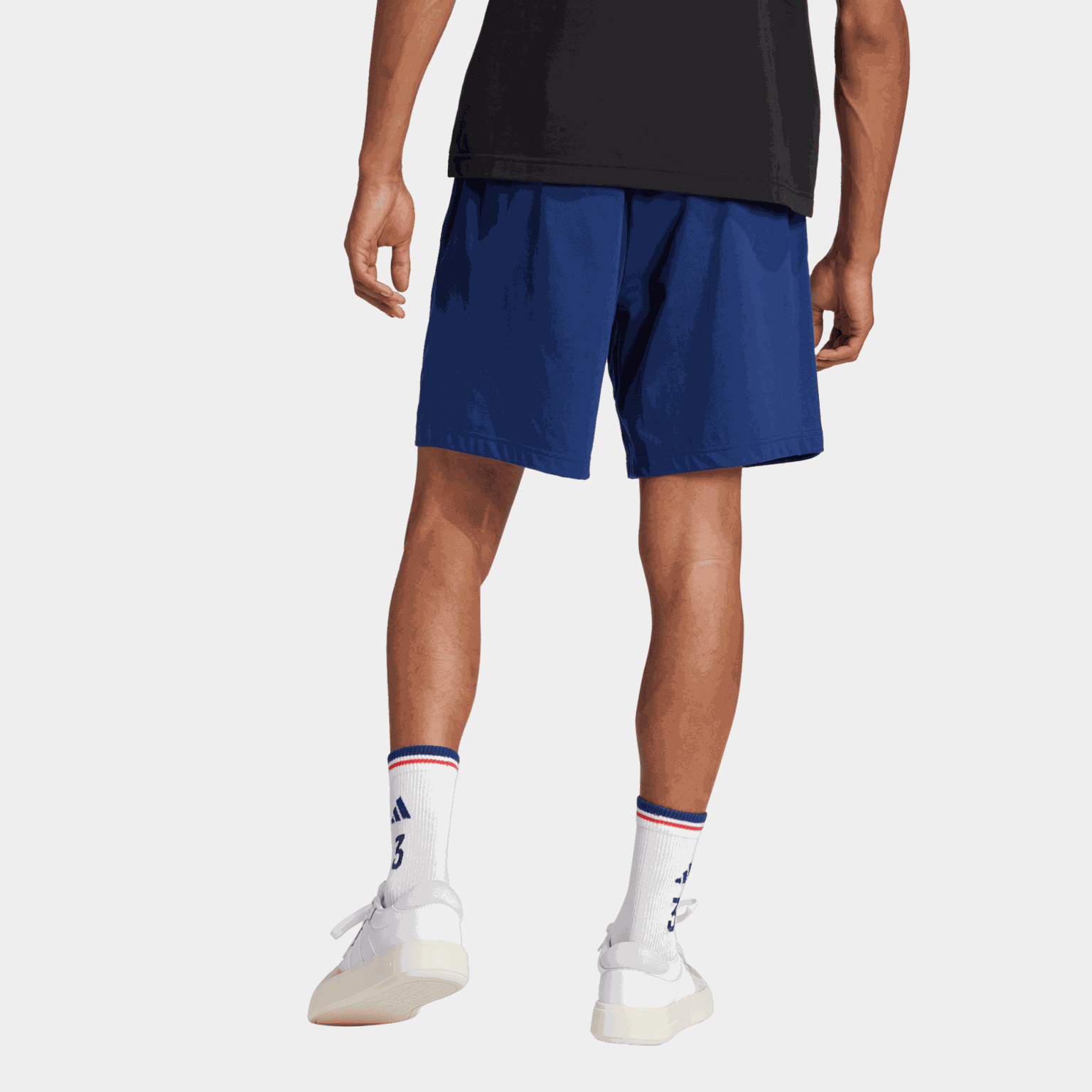  Gebreide herenshorts met rechte pijpen uit de Essentials-collectie.