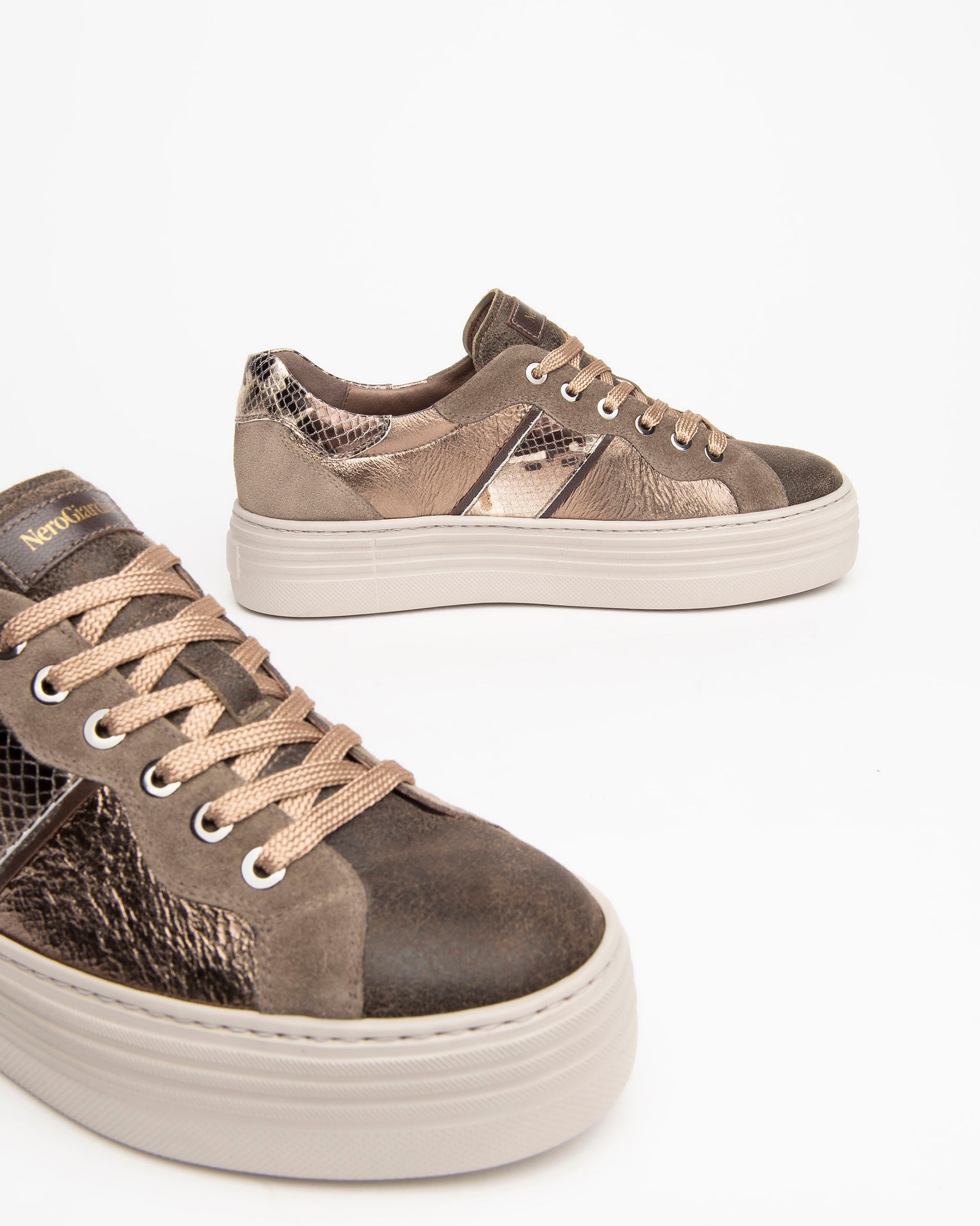  Baskets en cuir et daim pour femmes