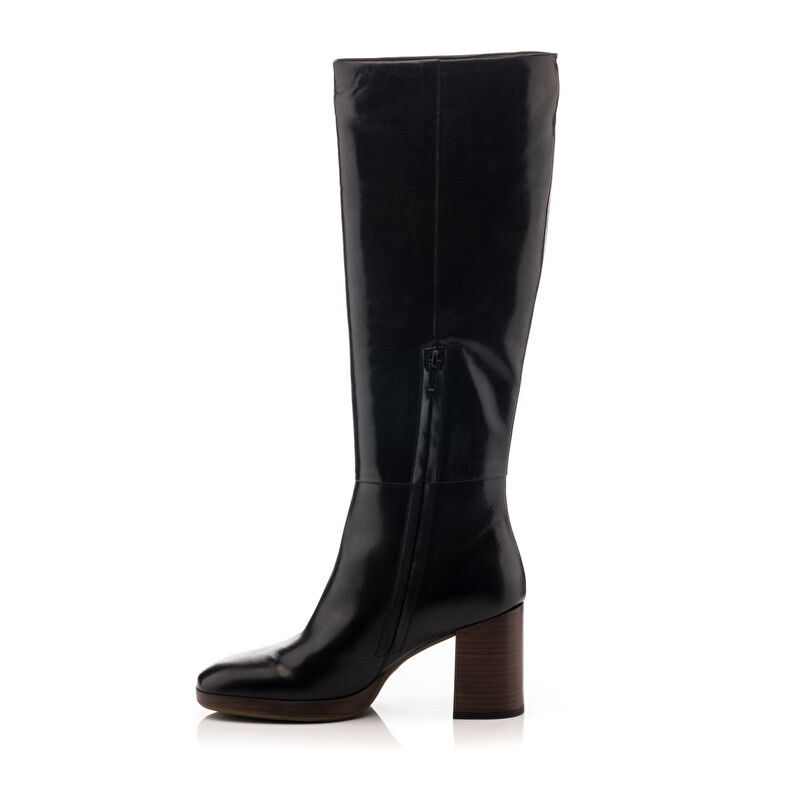  Botas negras de mujer