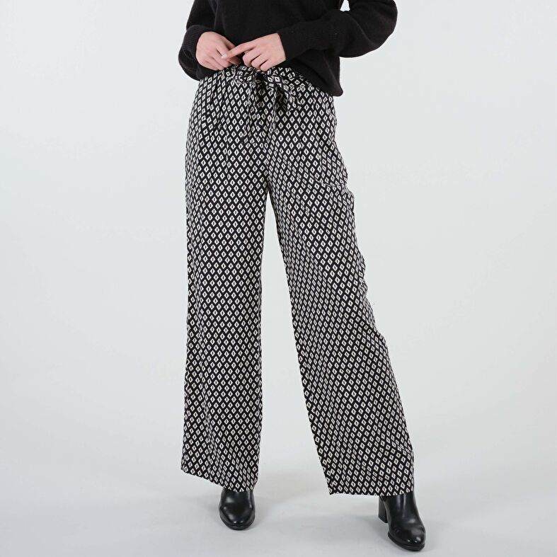 Pantaloni neri da donna