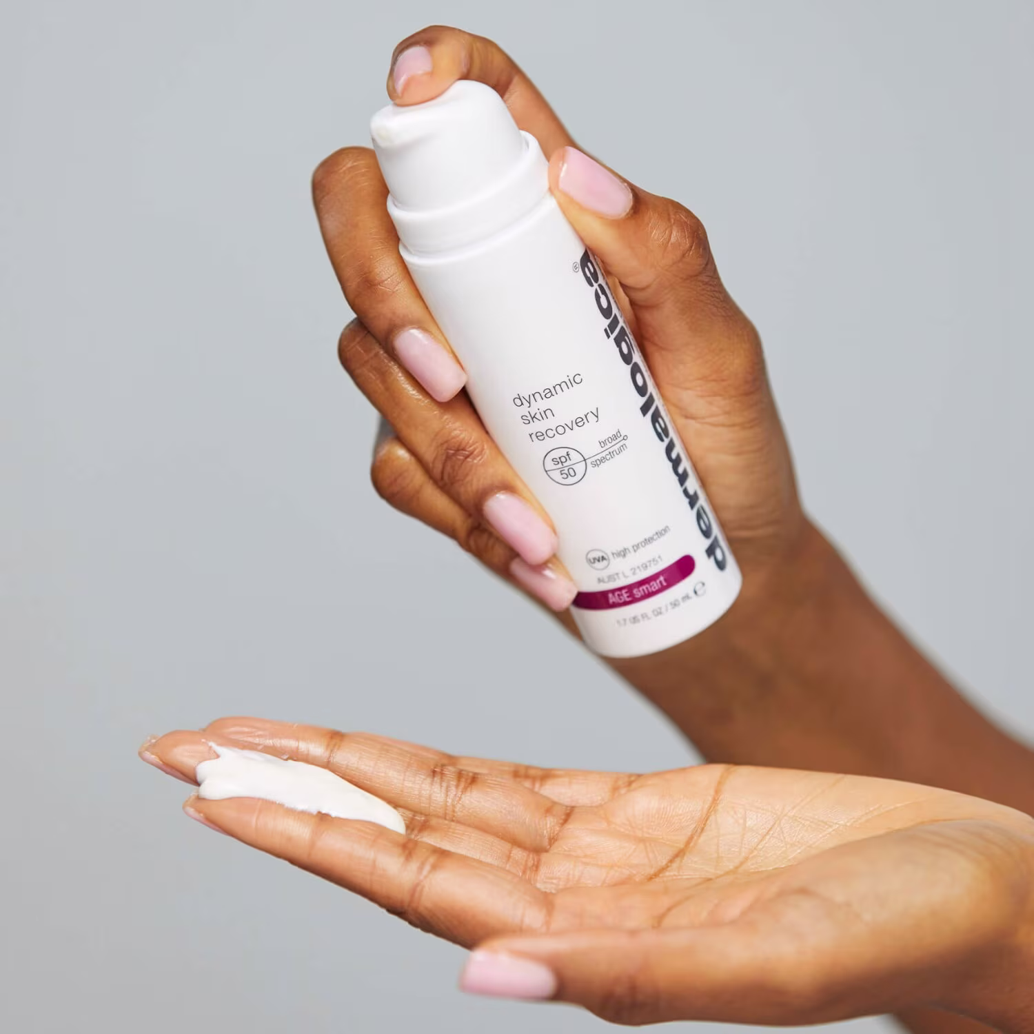 Dynamic Skin Recovery SPF50 - Cremă hidratantă cu factor SPF