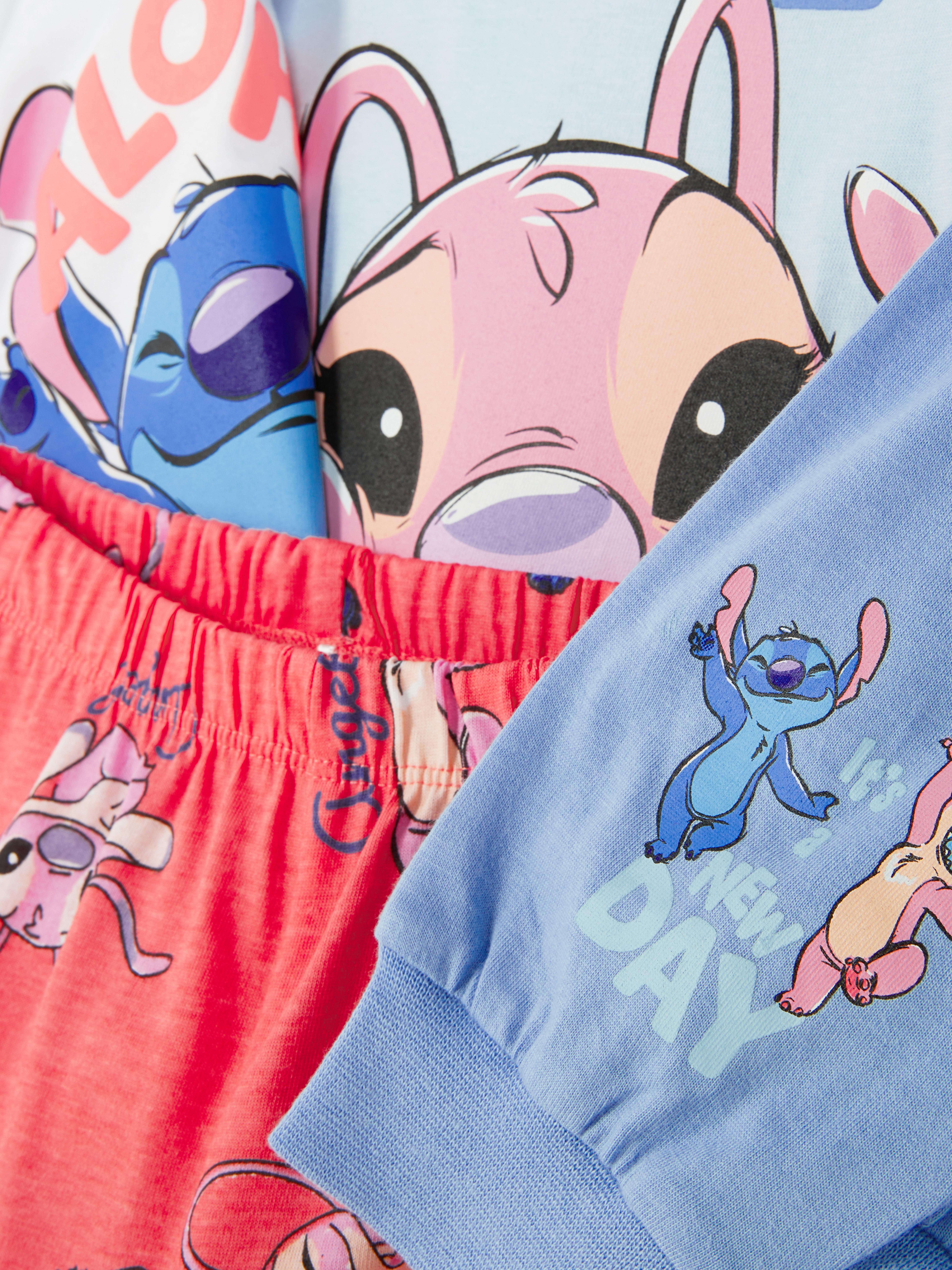Pijamale Disney Stitch, set de 2. Stitch și Angel de la Disney sunt ambii reprezentați pe aceste pijamale cu mânecă lungă din bumbac.