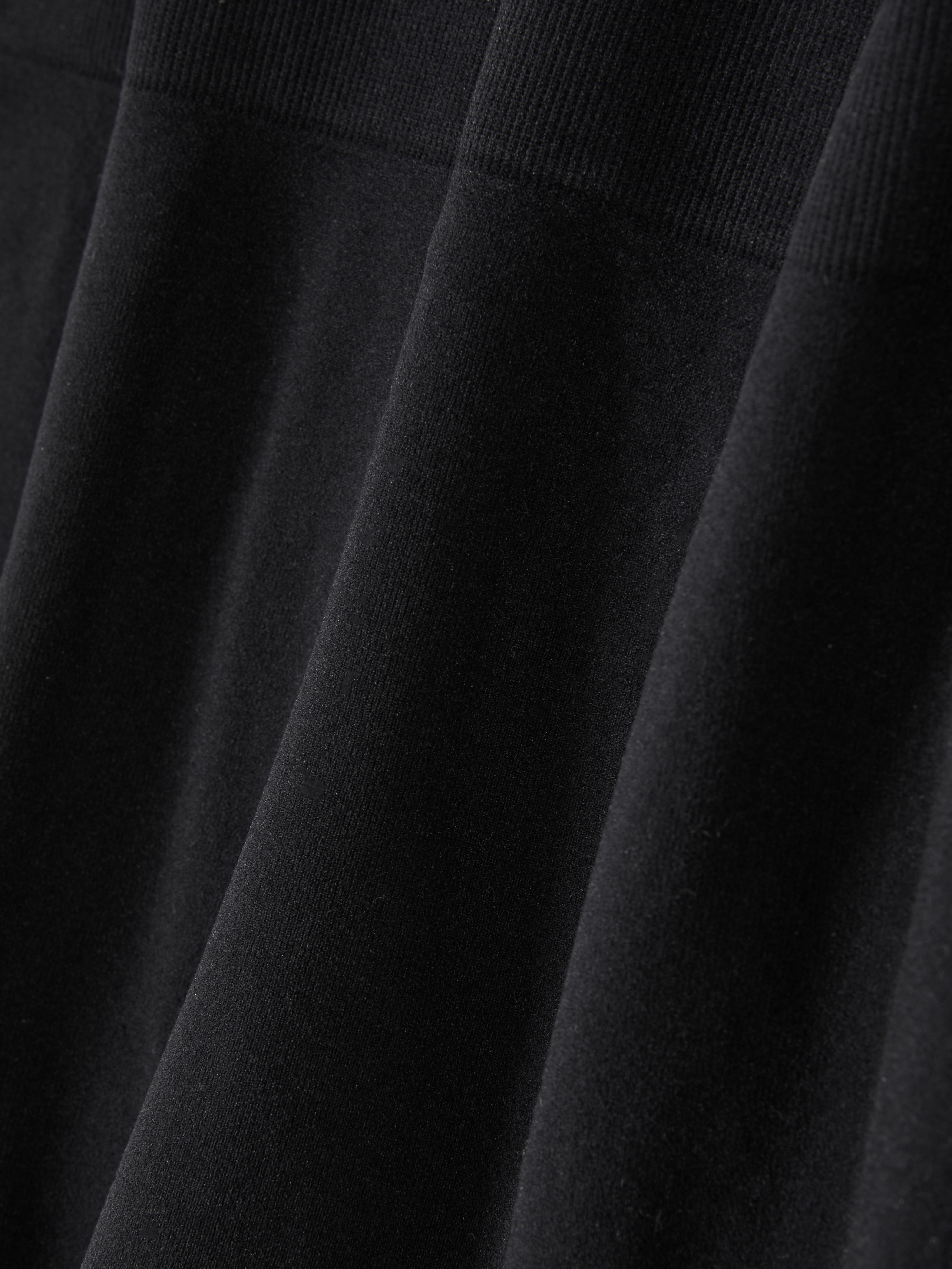 Pantaloni scurți fără cusături împotriva iritațiilor coapselor. Gata cu iritațiile coapselor datorită acestor pantaloni scurți modelatori fără cusături.