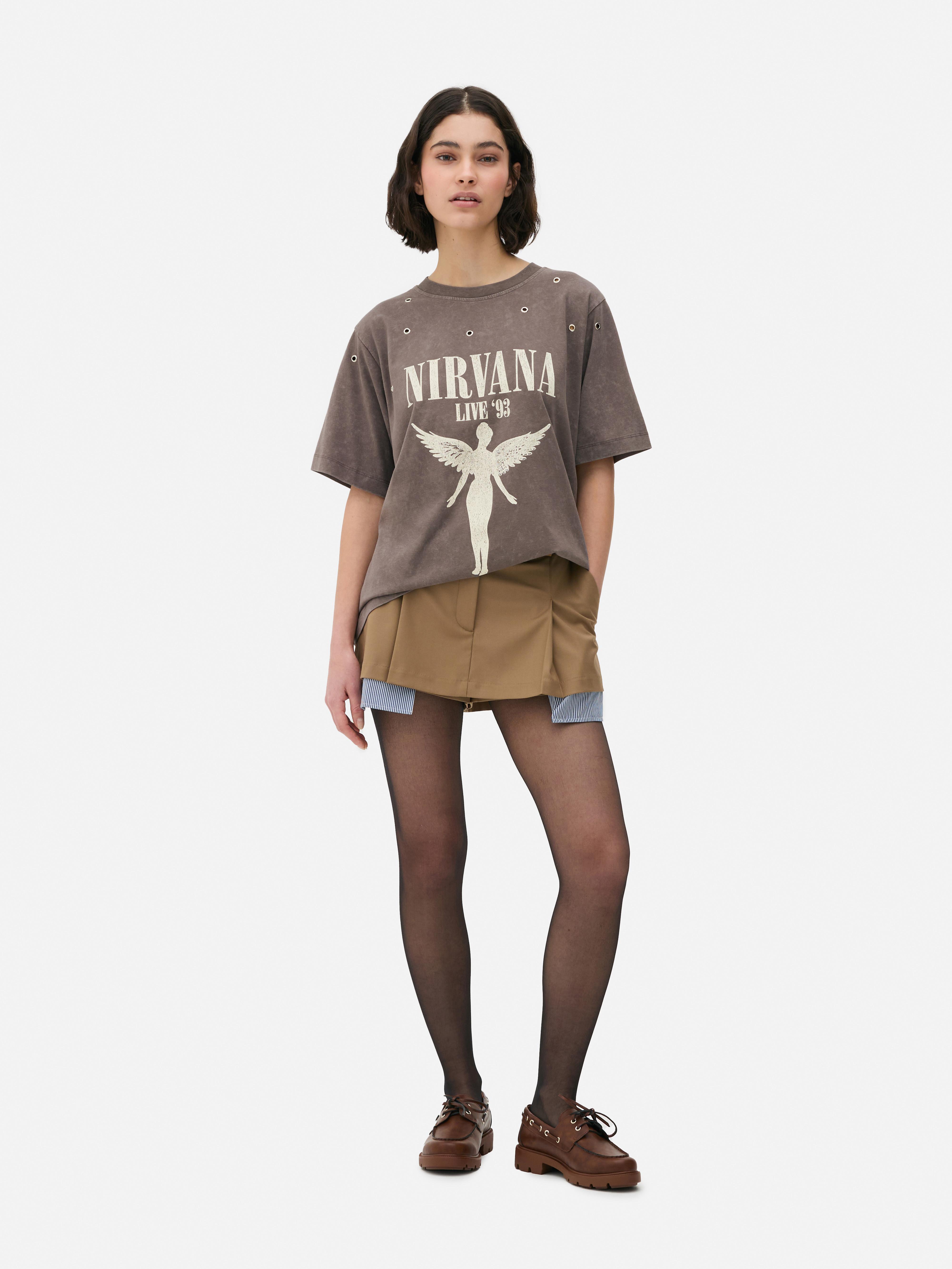 Tricou cu mânecă scurtă Nirvana Un tricou cu mânecă scurtă și orificii pentru ochiuri