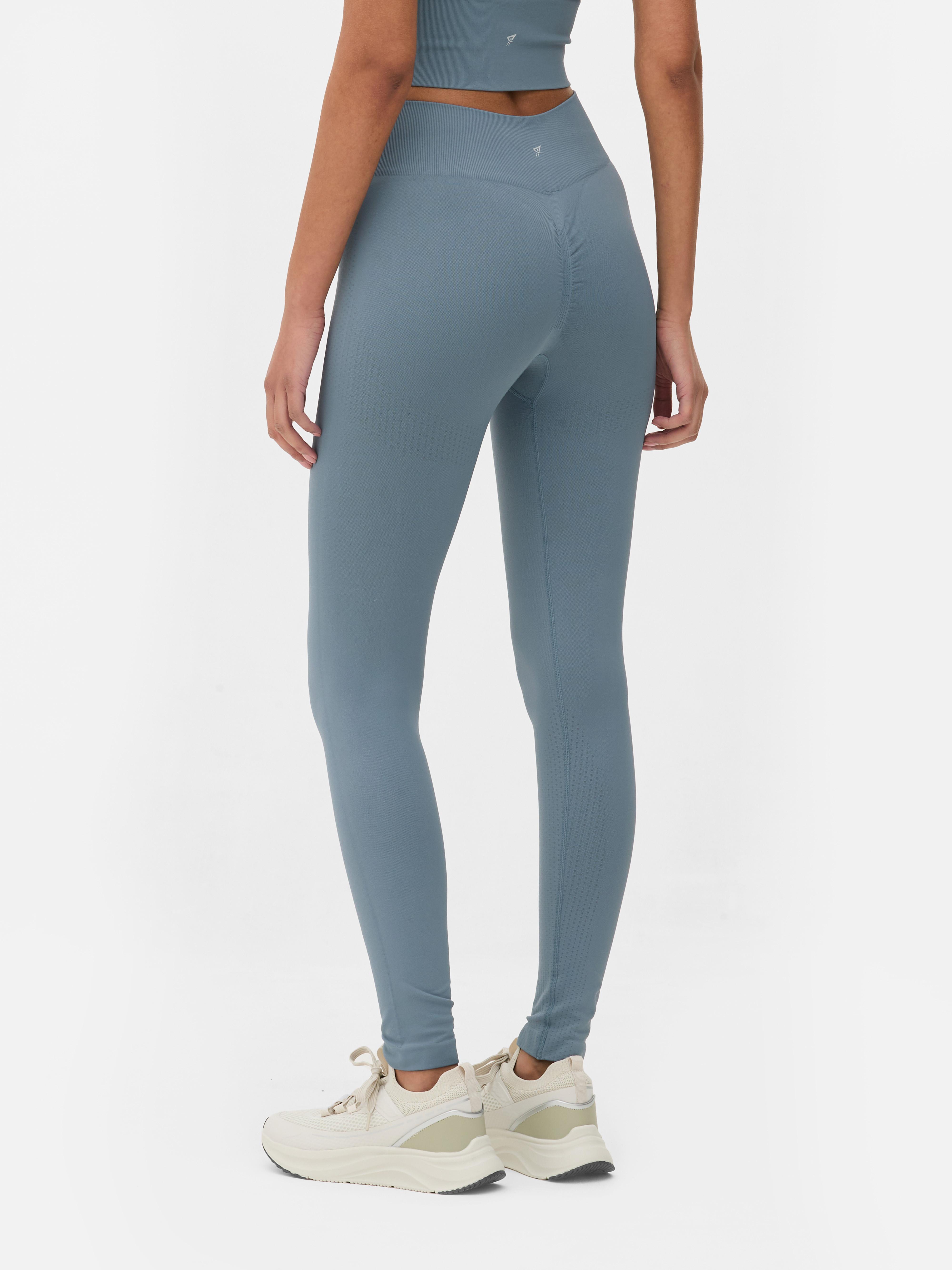 Colanți modelatori fără cusături. Colanți lungi cu talie înaltă și design fără cusături.