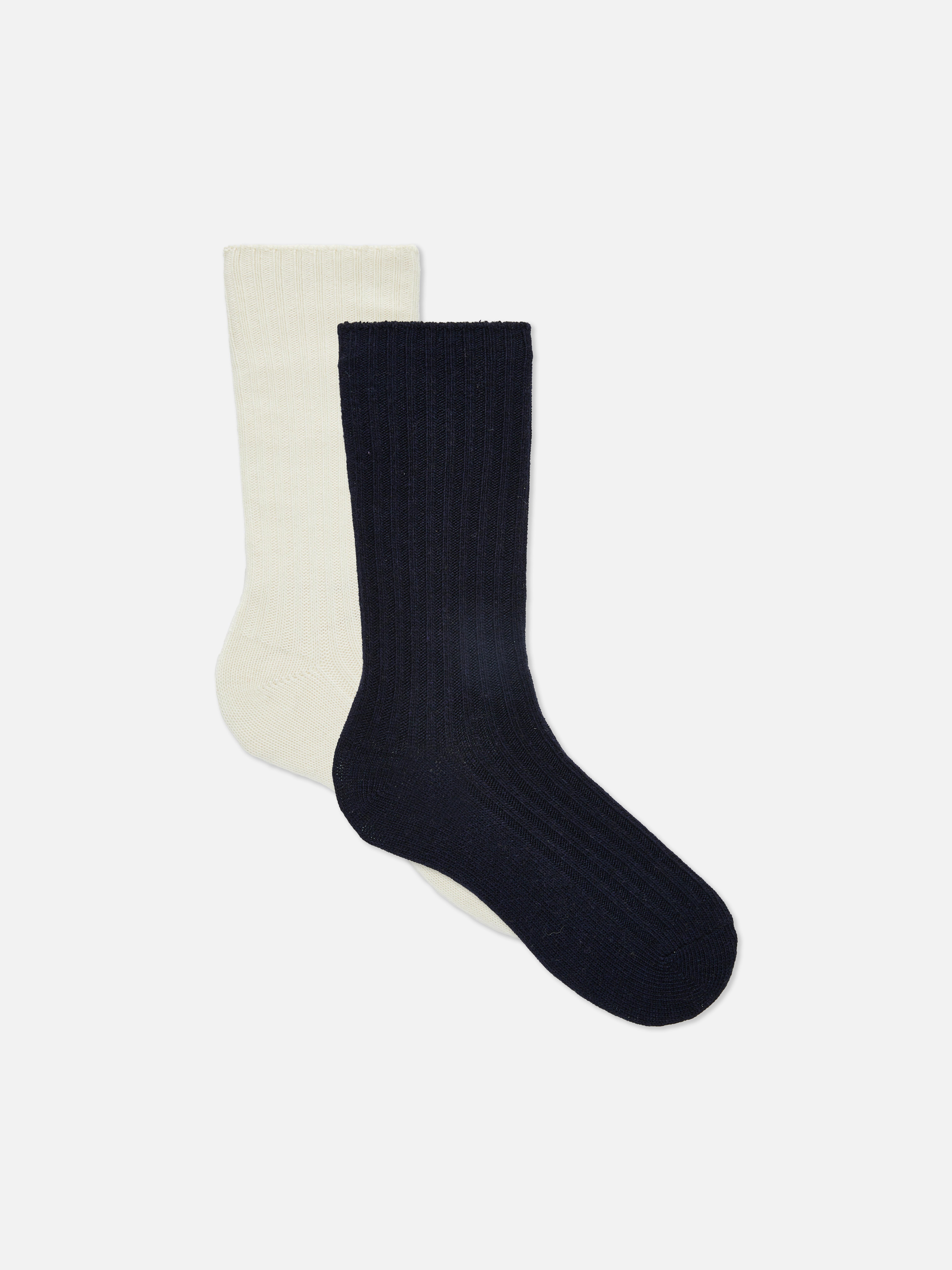 Gerippte Socken, 2 Paar. Diese warmen, gerippten Stricksocken sind ein neutrales Basic.