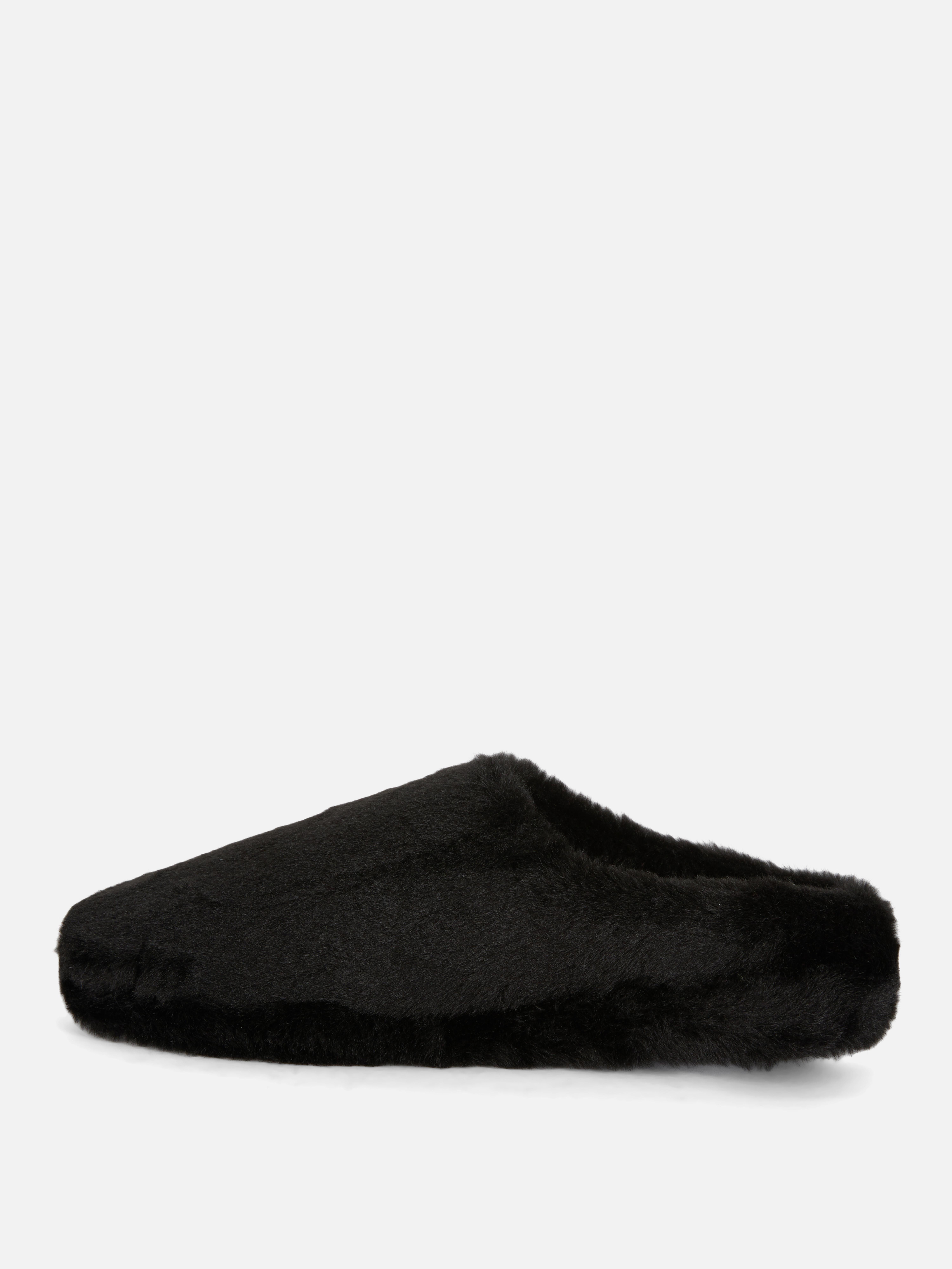 Papuci din blană artificială. Atingeți un nou nivel de confort cu aceste slip-ons pufoase.