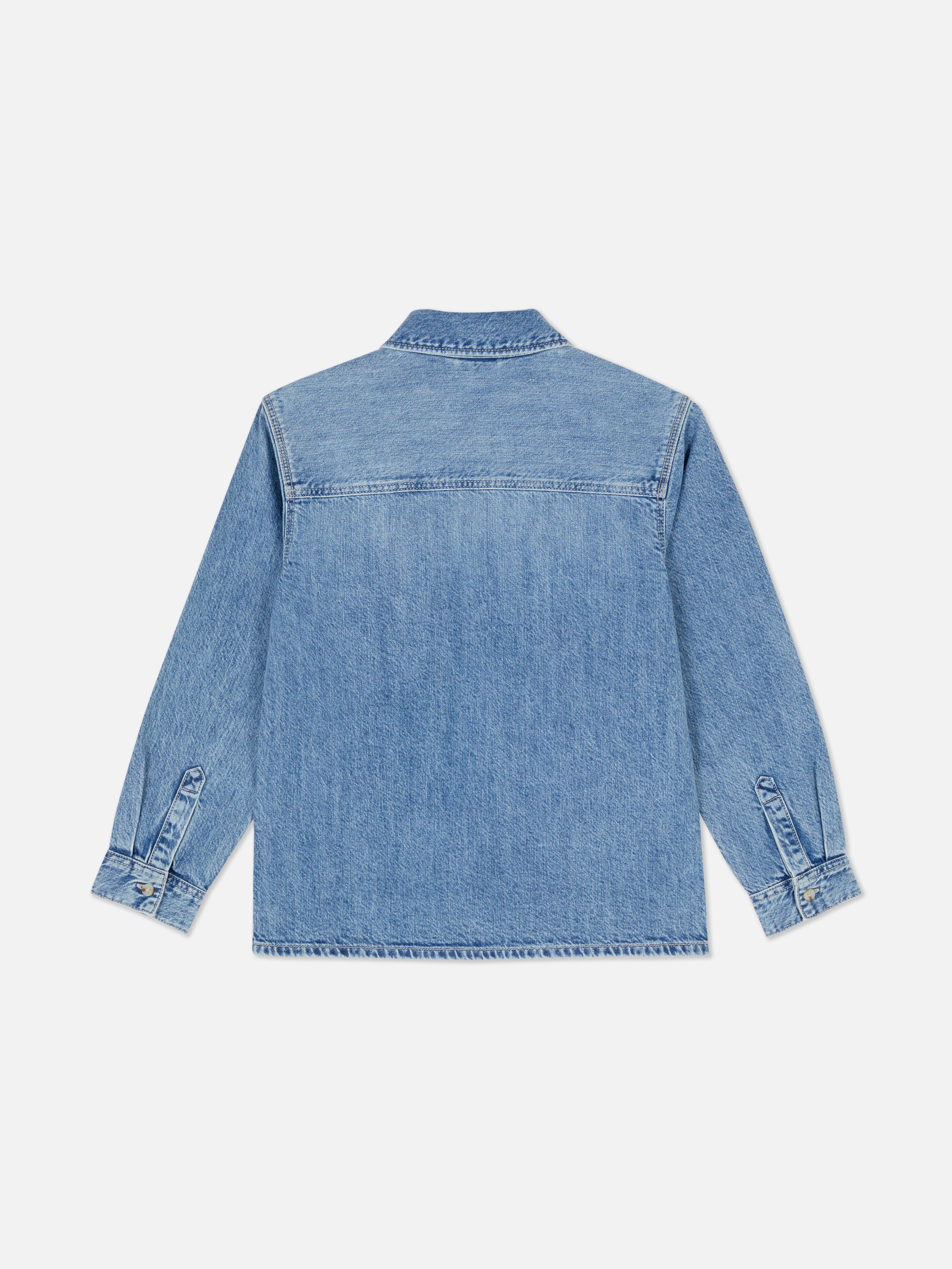 Langärmeliges Jeanshemd. Kleiden Sie Ihr Kind im Arbeitskleidungsstil mit diesem geknöpften Jeanshemd.