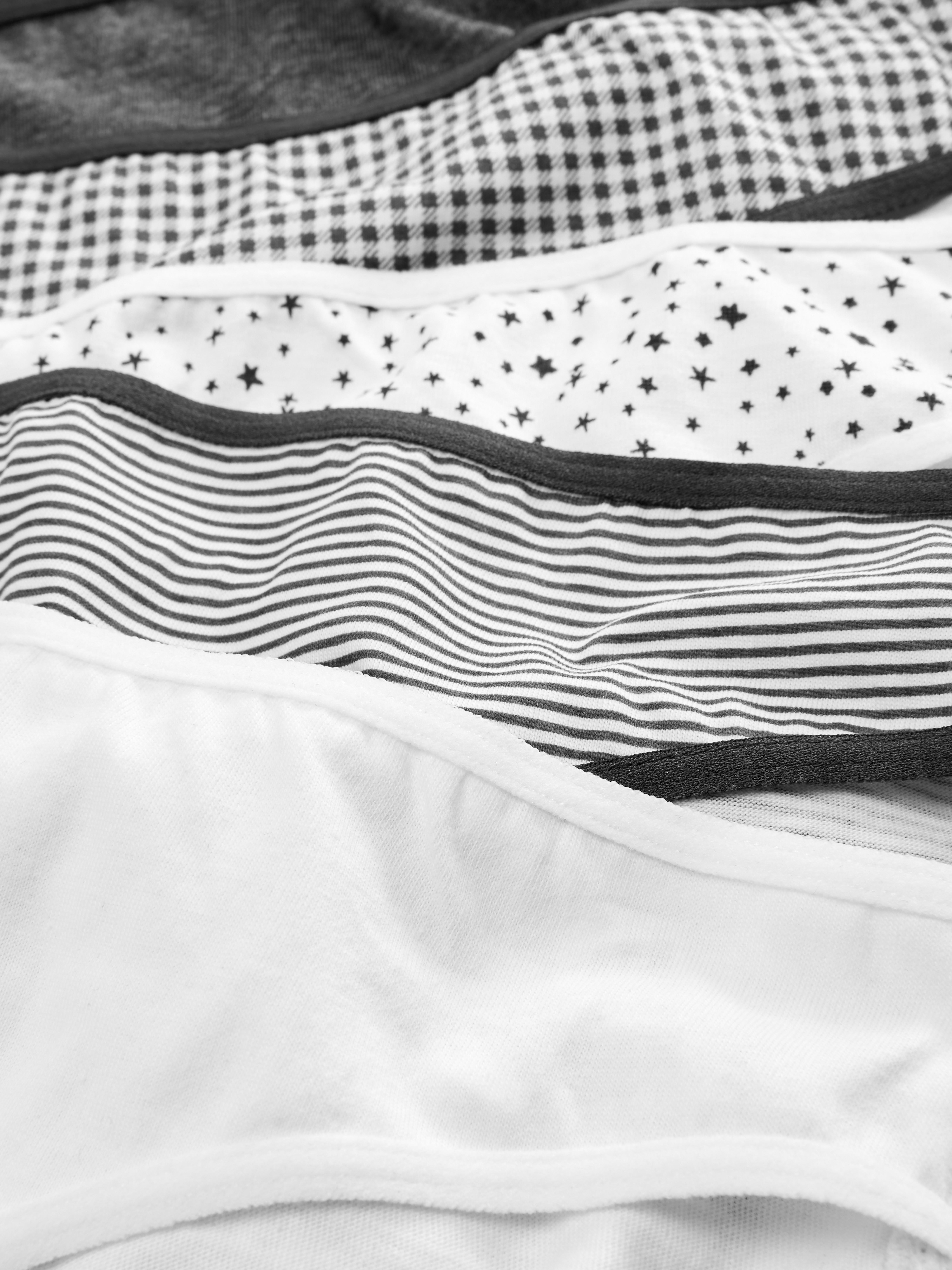 Alltags-Mini-Slips, 5er-Pack. Diese Multipackung Mini-Slips ist die perfekte Ergänzung zu Ihrer bequemen Basic-Garderobe.