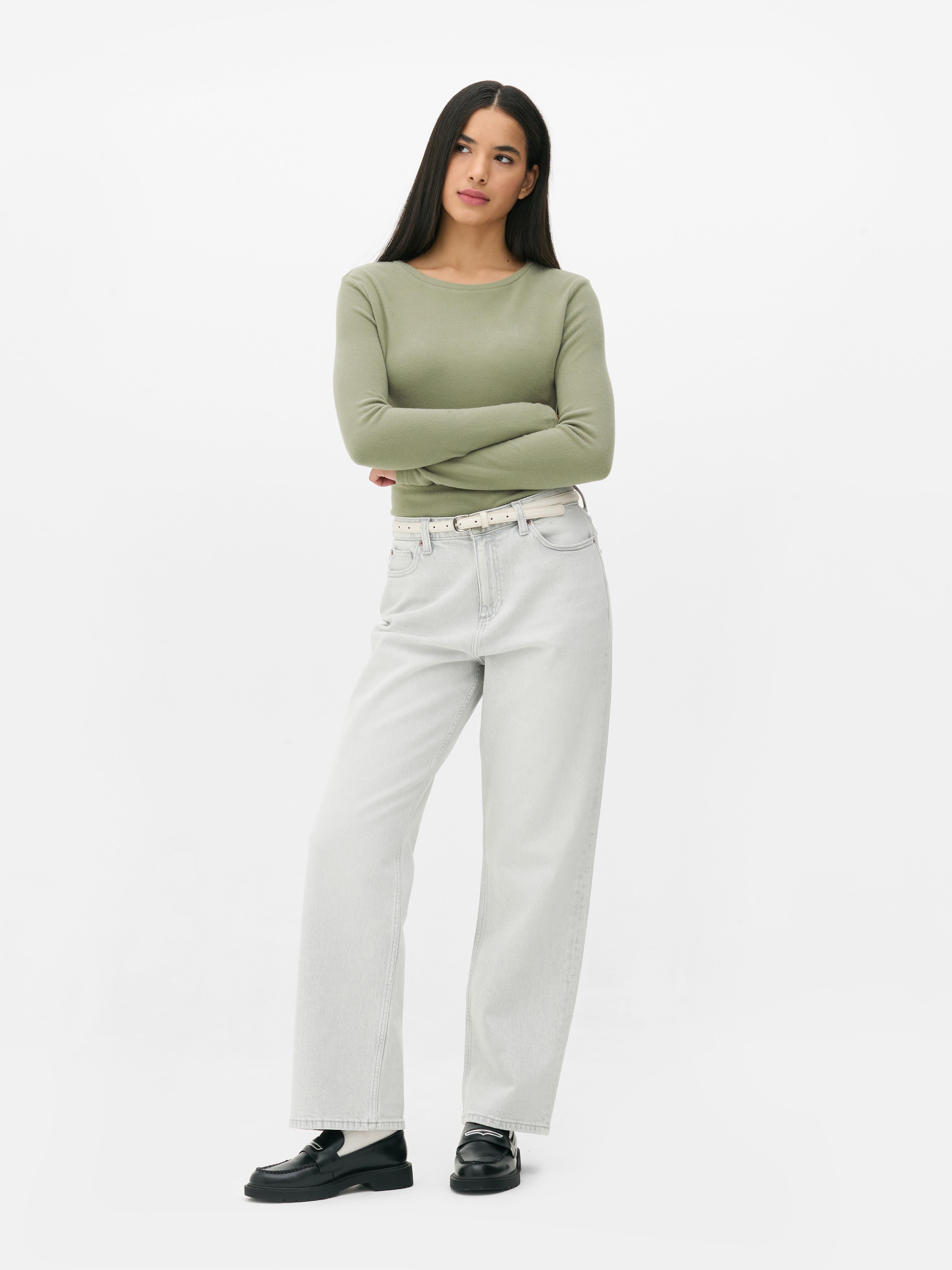 Top din fleece cu mânecă lungă. Rămâi minunat de cald cu acest top cu decolteu rotund și mâneci lungi.