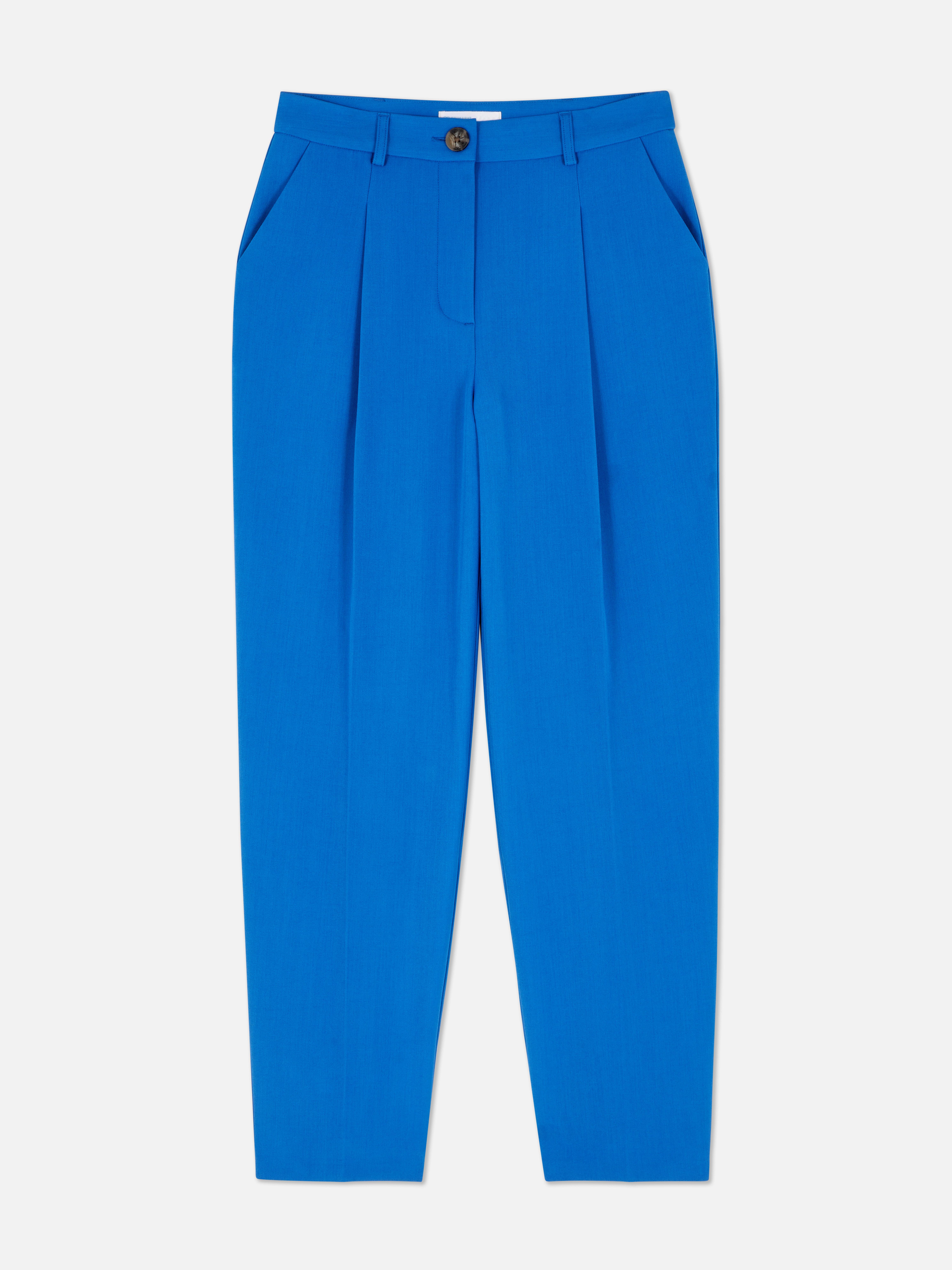 Passende Hose mit geradem Bein. Eine minimalistische Hose mit Bundfalten, geradem Schnitt und neutraler Farbe.