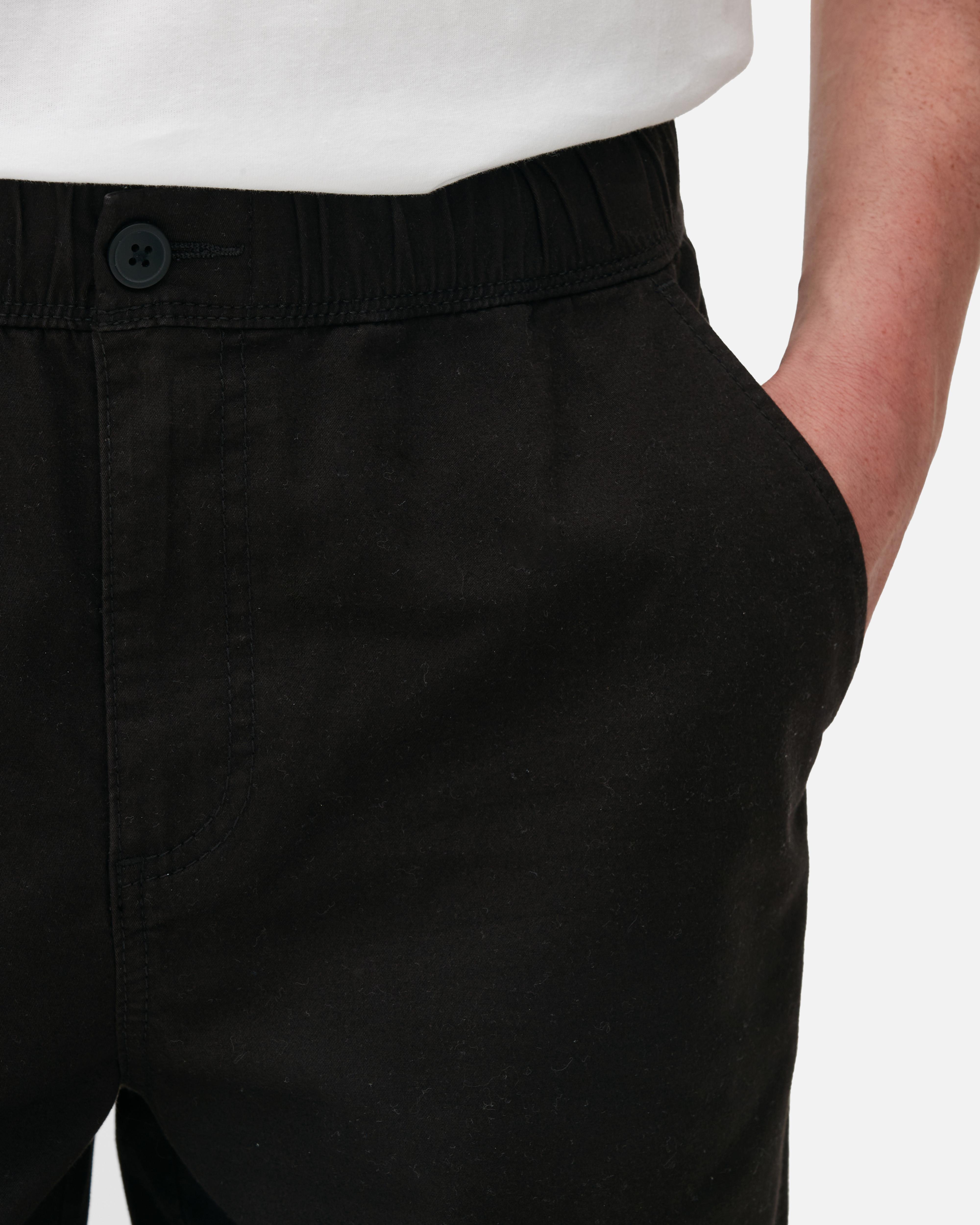Pantaloni cu talie elastică. Acești pantaloni eleganți cu talie elastică sunt extrem de confortabili și se potrivesc perfect.